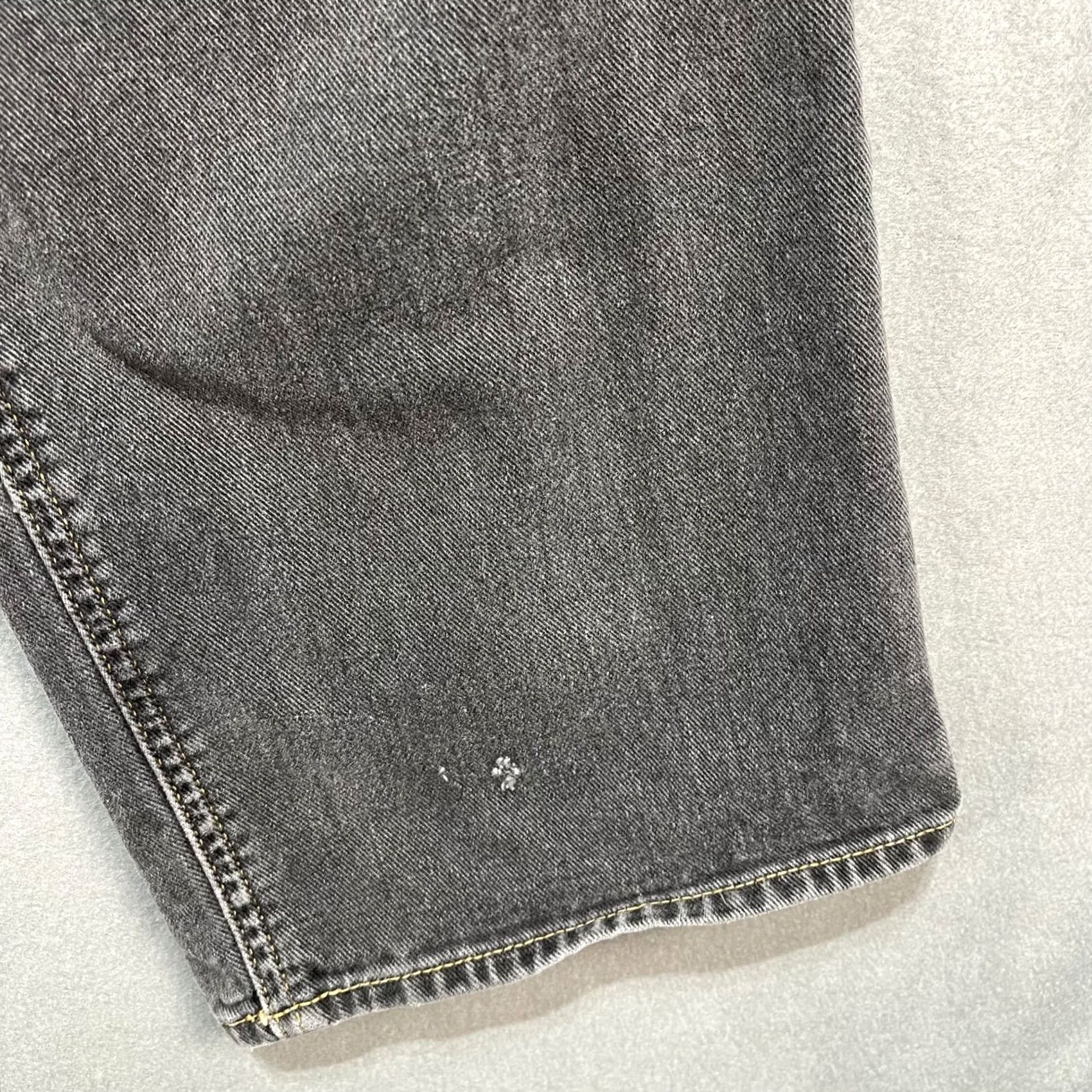 Tommy Hilfiger VINTAGE Tommy Jeans Mens Jeans 42x32 Black Distressed Grunge Baggy 2002 Denim/Denim Jeans 5-Pocket Mens Distressed Grunge 2002 Size US 42 / EU 58 - 4 Thumbnail