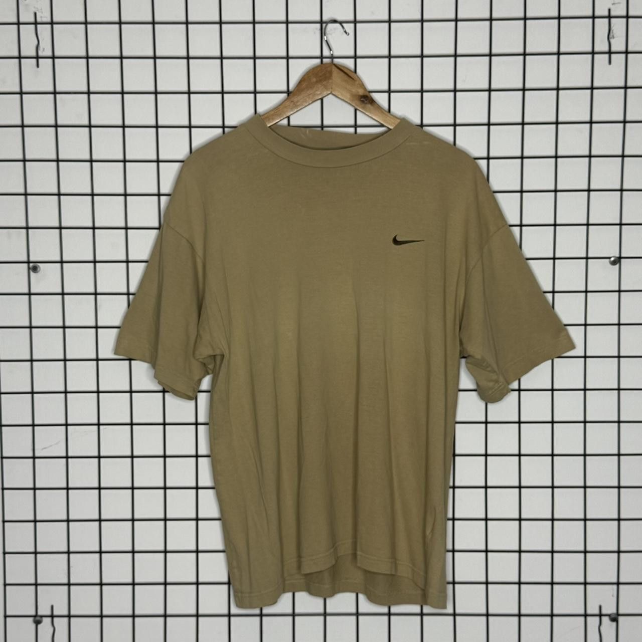Nike Nike Vintage 90s Swoosh T shirt Tee Beige Size US L / EU 52-54 / 3 - 1 Thumbnail