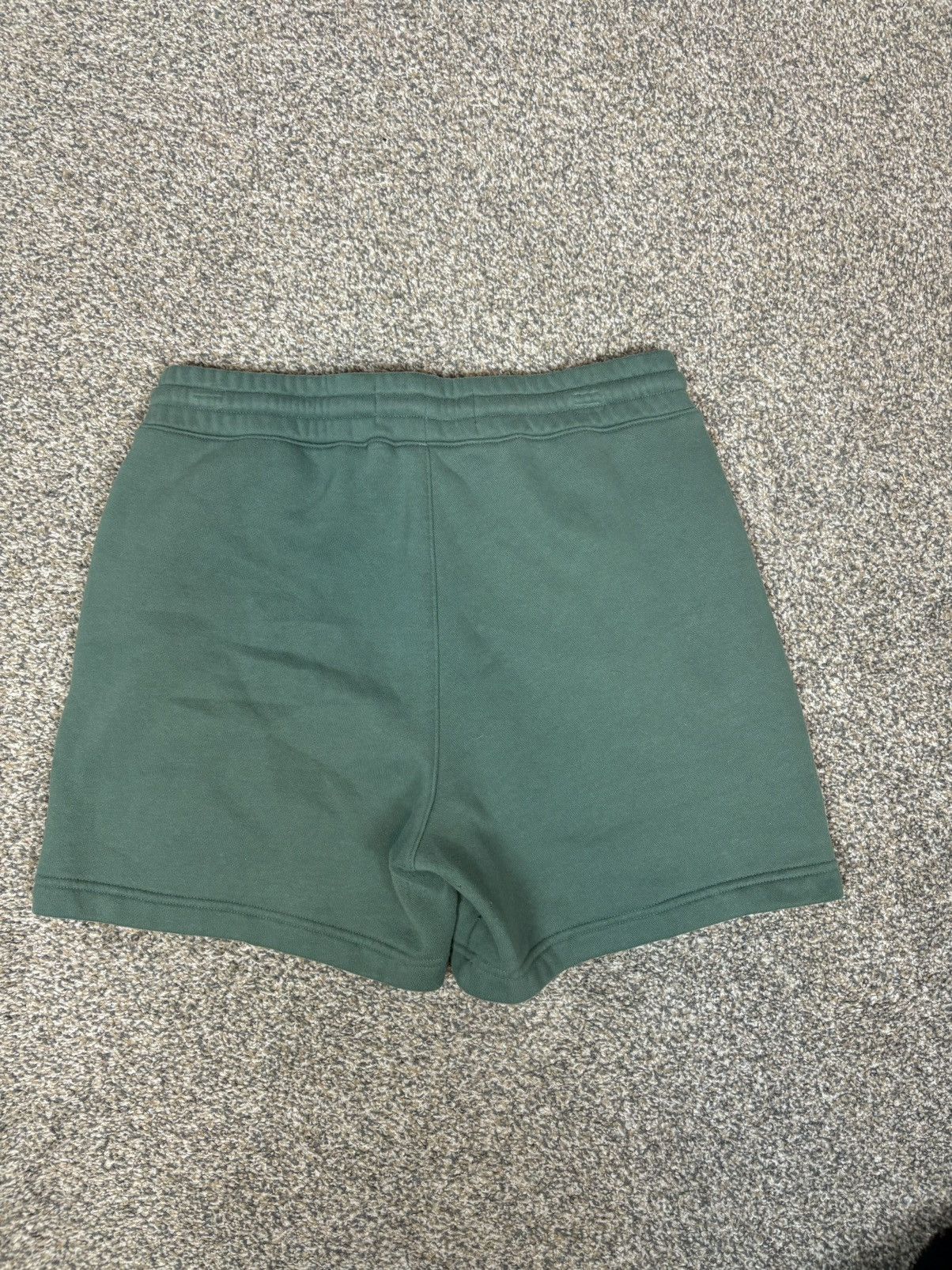 Hollister Hollister mid thigh green loose shorts Size US 32 / EU 48 - 2 Thumbnail