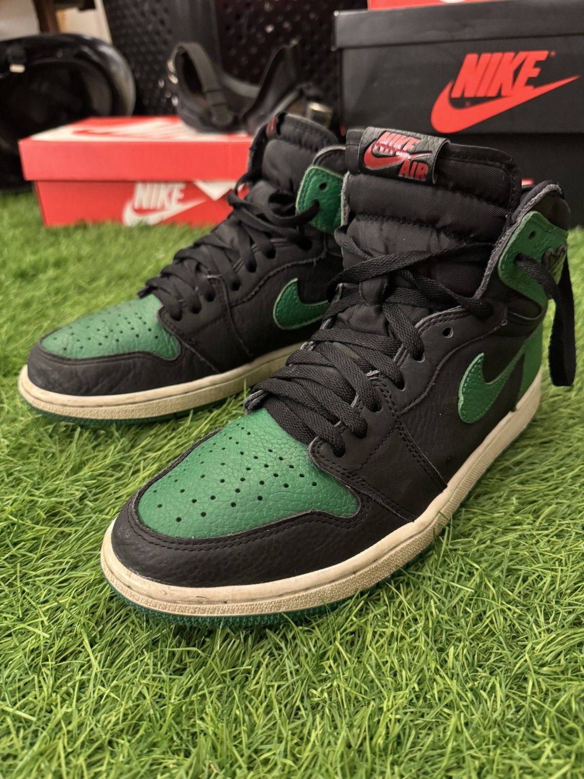 Nike Air Jordan 1 Retro High OG Pine Green 2.0 Sneakers Size US 9 / EU 42 - 3 Thumbnail