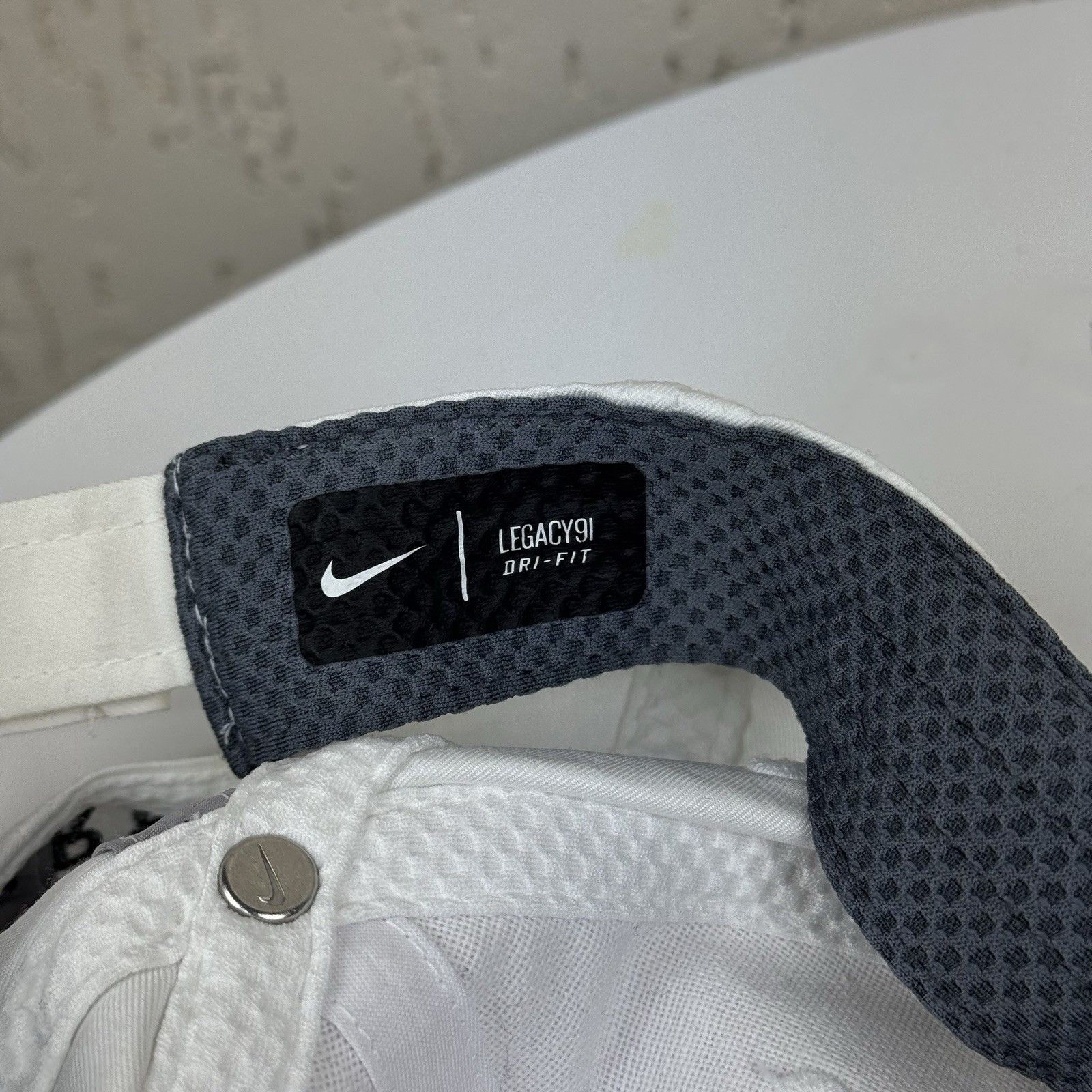 Nike Nike RF Roger Federer Credit Suisse Federer Dri-Fit Legacy 9 Size ONE SIZE - 7 Thumbnail