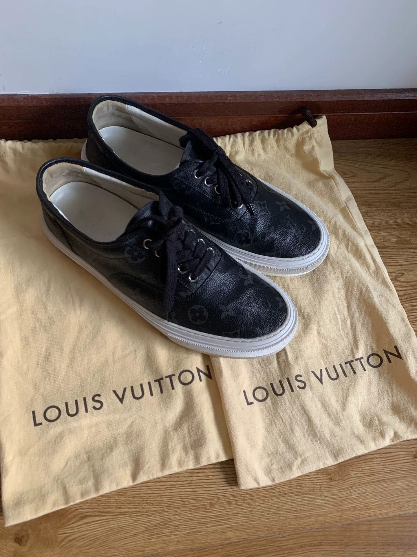Louis Vuitton Louis Vuitton LV Rivoli Sneakers Size US 8.5 / EU 41-42 - 1 Thumbnail
