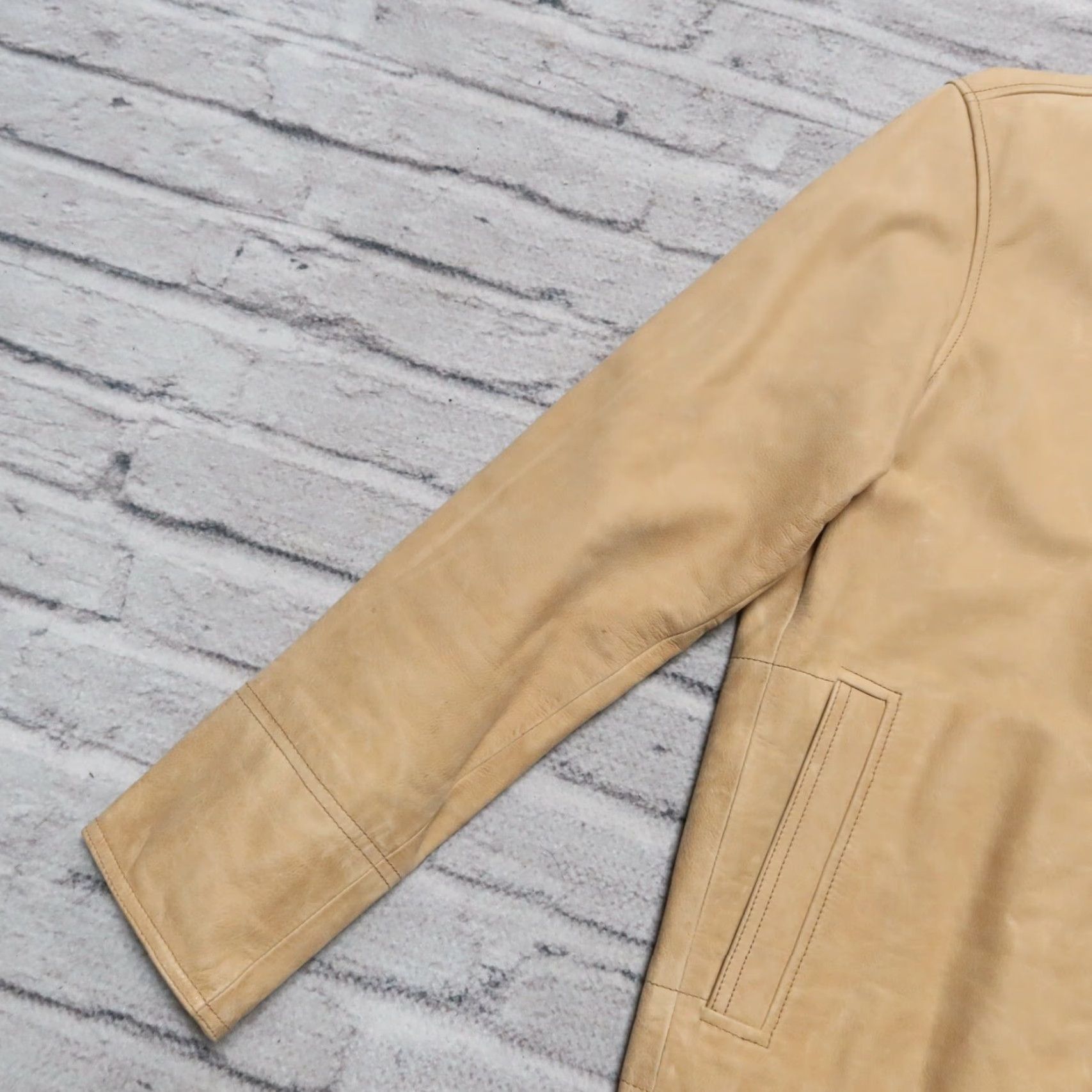 Gap VINTAGE GAP Leather Motorcycle Jacket Mens Leather Jacket Tan Small 2004 90s Cafe Racer Vintage GAP Leather Motorcycle Jacket Size US S / EU 44-46 / 1 - 4 Thumbnail