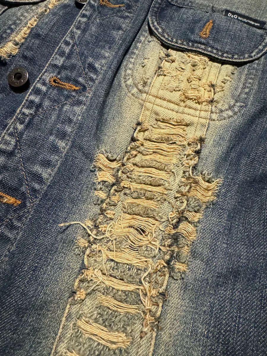 Dolce & Gabbana 2000s Dolce & Gabbana Grey Distressed Aged Denim Jacket Size XS / US 0-2 / IT 36-38 - 8 Thumbnail