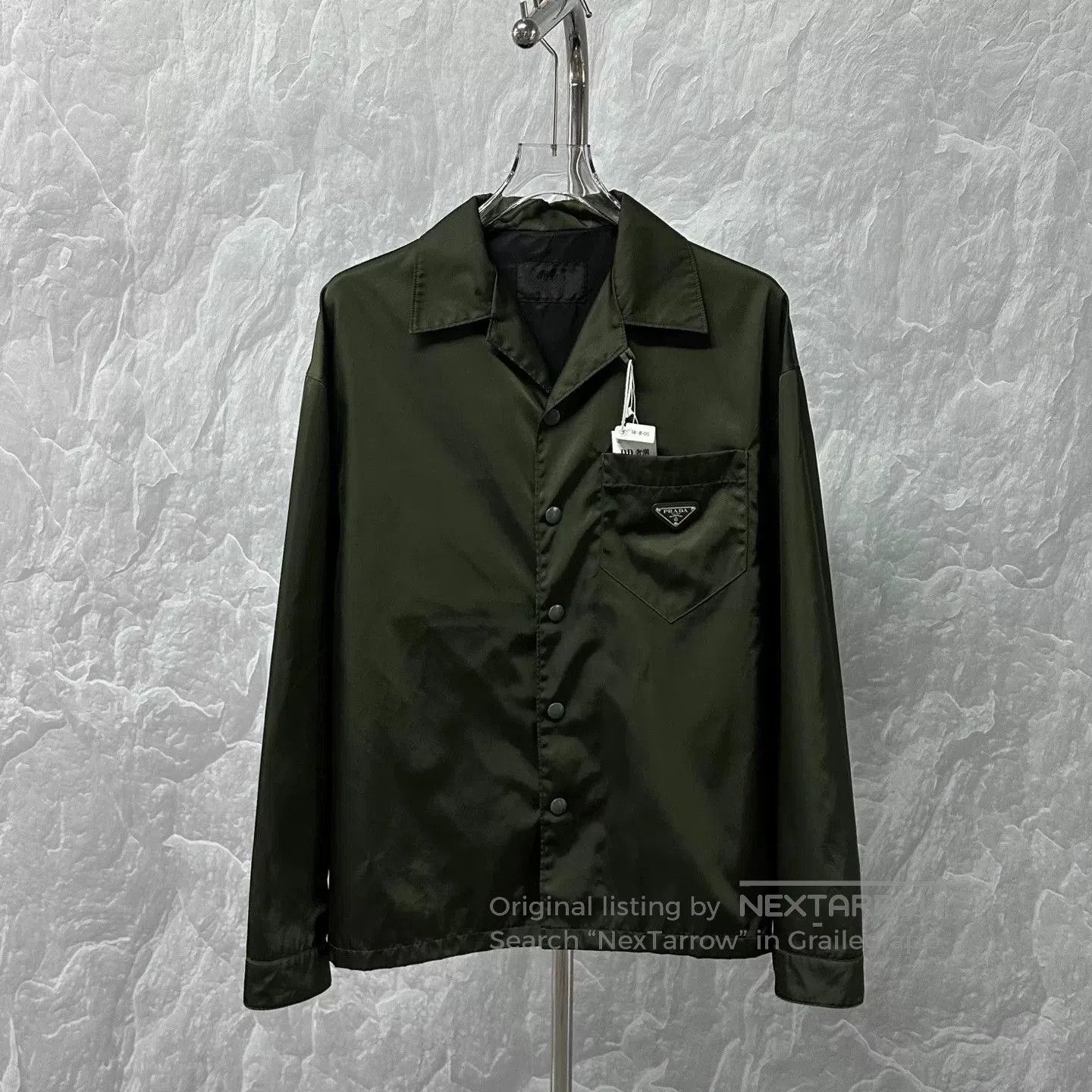 Prada prada triangle logo button-up shirt M size. Size US M / EU 48-50 / 2 - 1 Thumbnail