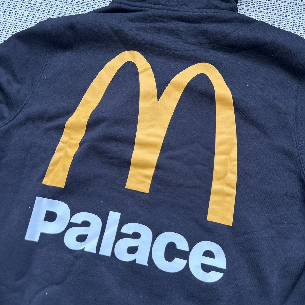 Palace 2023 Palace x McDonalds Logo hoodie sz L Size US L / EU 52-54 / 3 - 4 Thumbnail