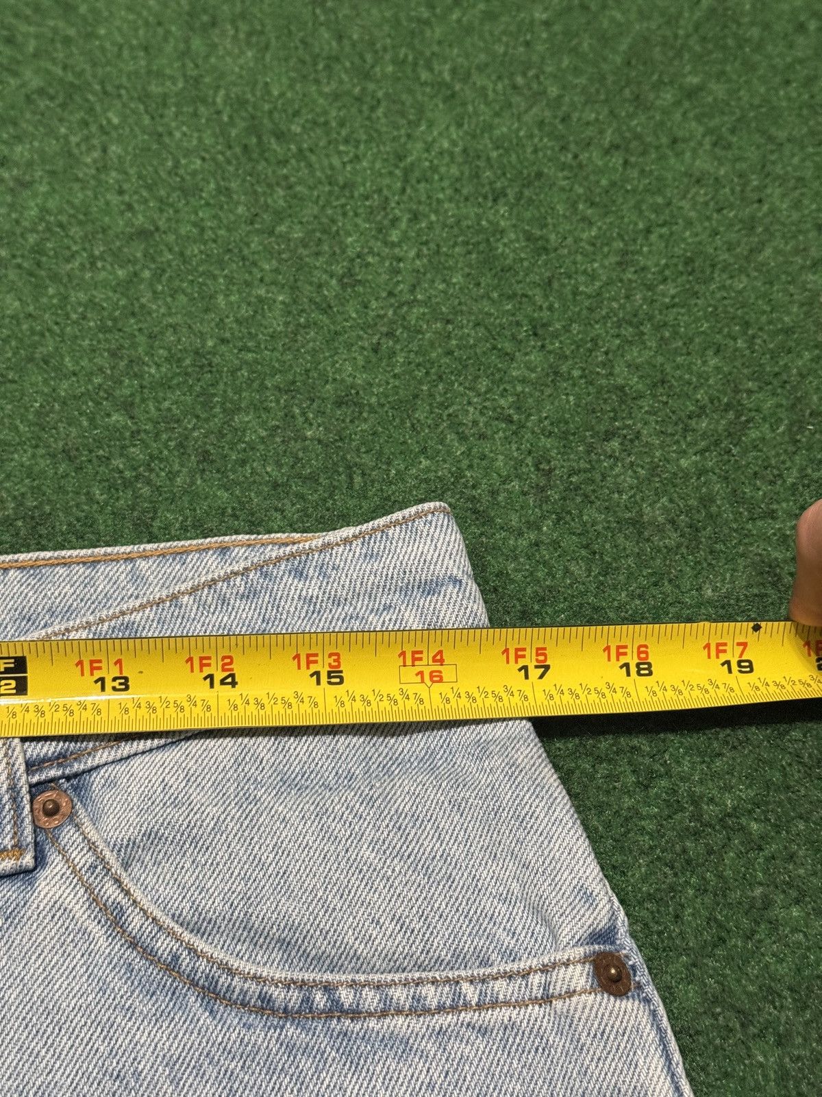 Levi's Vintage Clothing Vintage 90s Levi’s 950 Womens 13 High Waist 9” Denim Shorts Size 33" - 6 Thumbnail