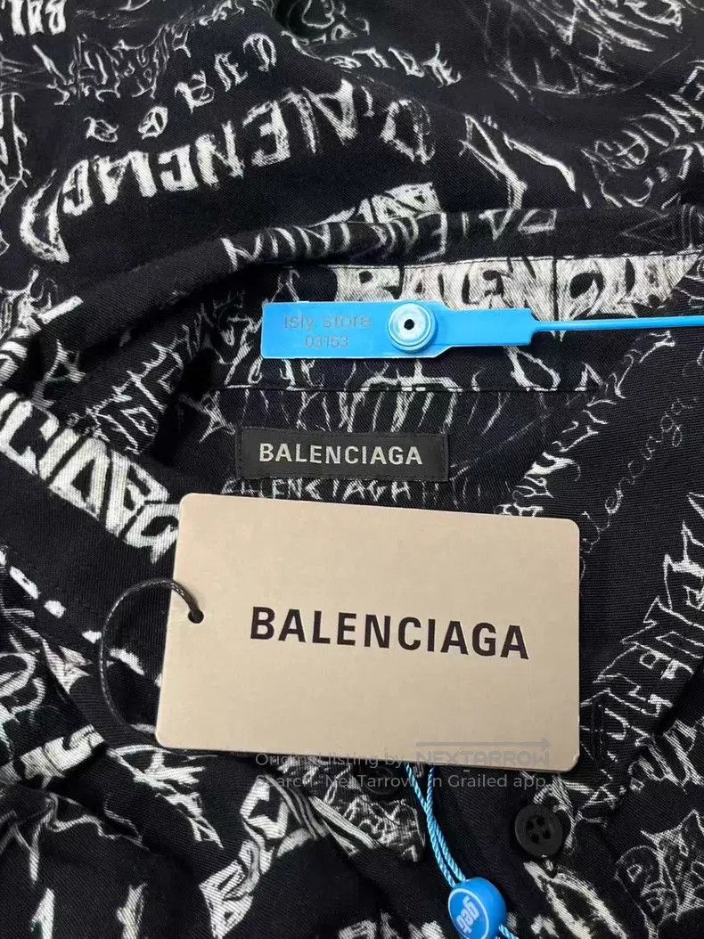 Balenciaga Balenciaga size 39 Logo Printed Full Print Single Breasted Size US S / EU 44-46 / 1 - 4 Thumbnail