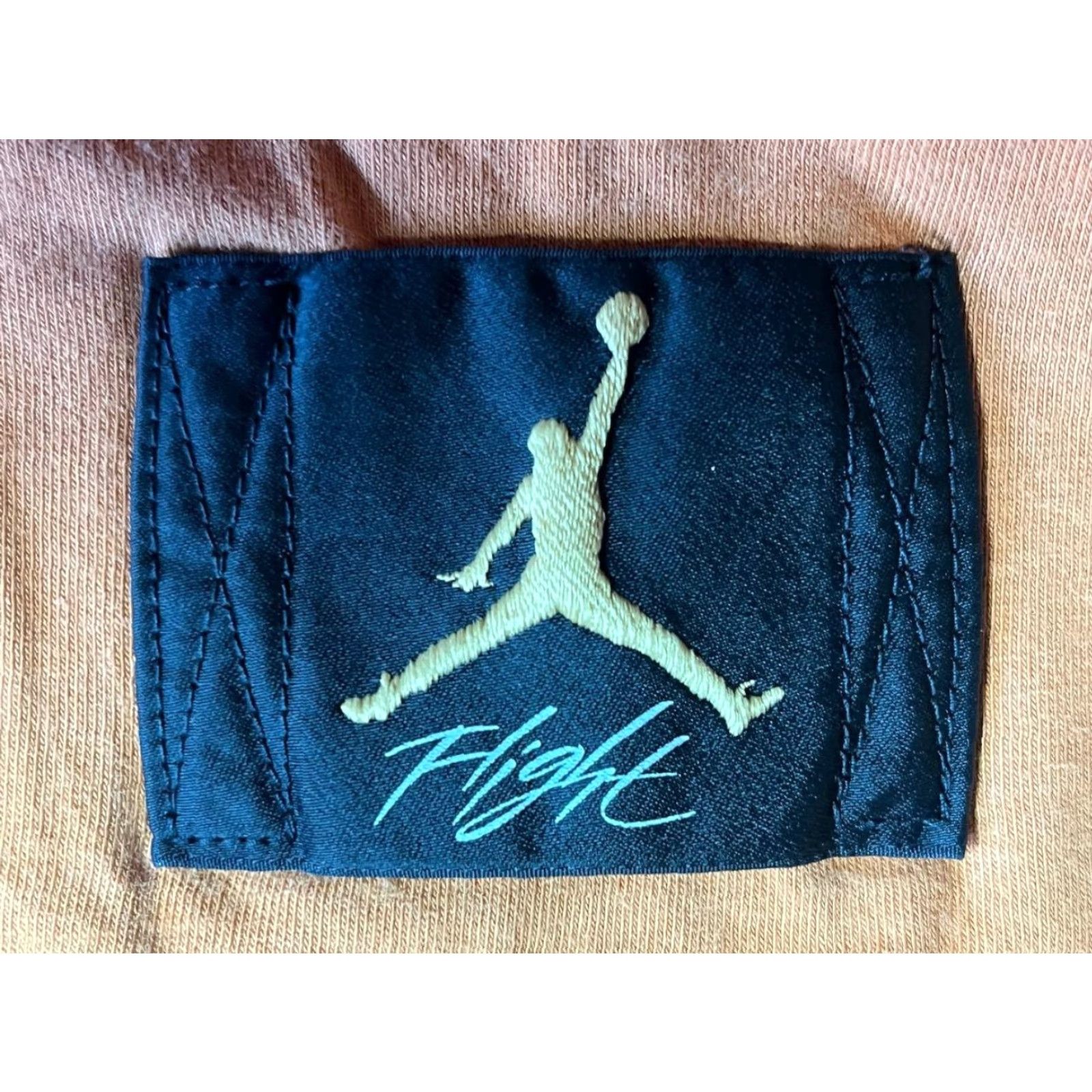 Jordan Brand **Jordan XS Orange Cropped T-Shirt** User: New title: **Jordan XS Orange T-Shirt** Size XS / US 0-2 / IT 36-38 - 5 Thumbnail