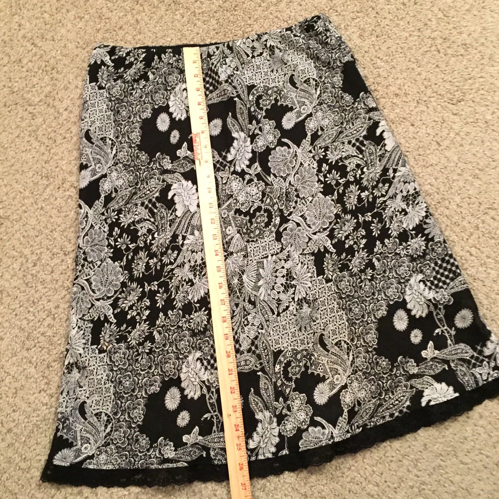 Vintage Soft Works Skirt Midi Black Floral A-Line Elastic Waist Lined Pull On Size 10 Women Size 32" / US 10 / IT 46 - 4 Thumbnail