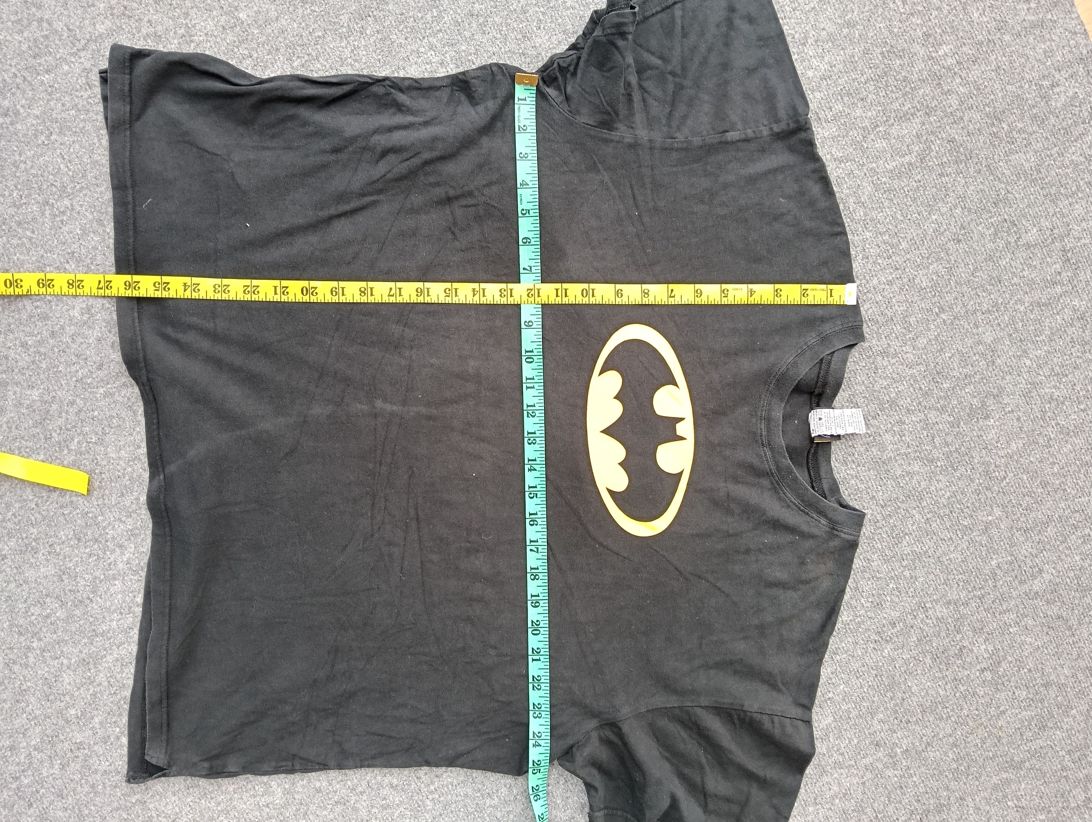 BATMAN SPELLOUT LOGO TSHIRT.