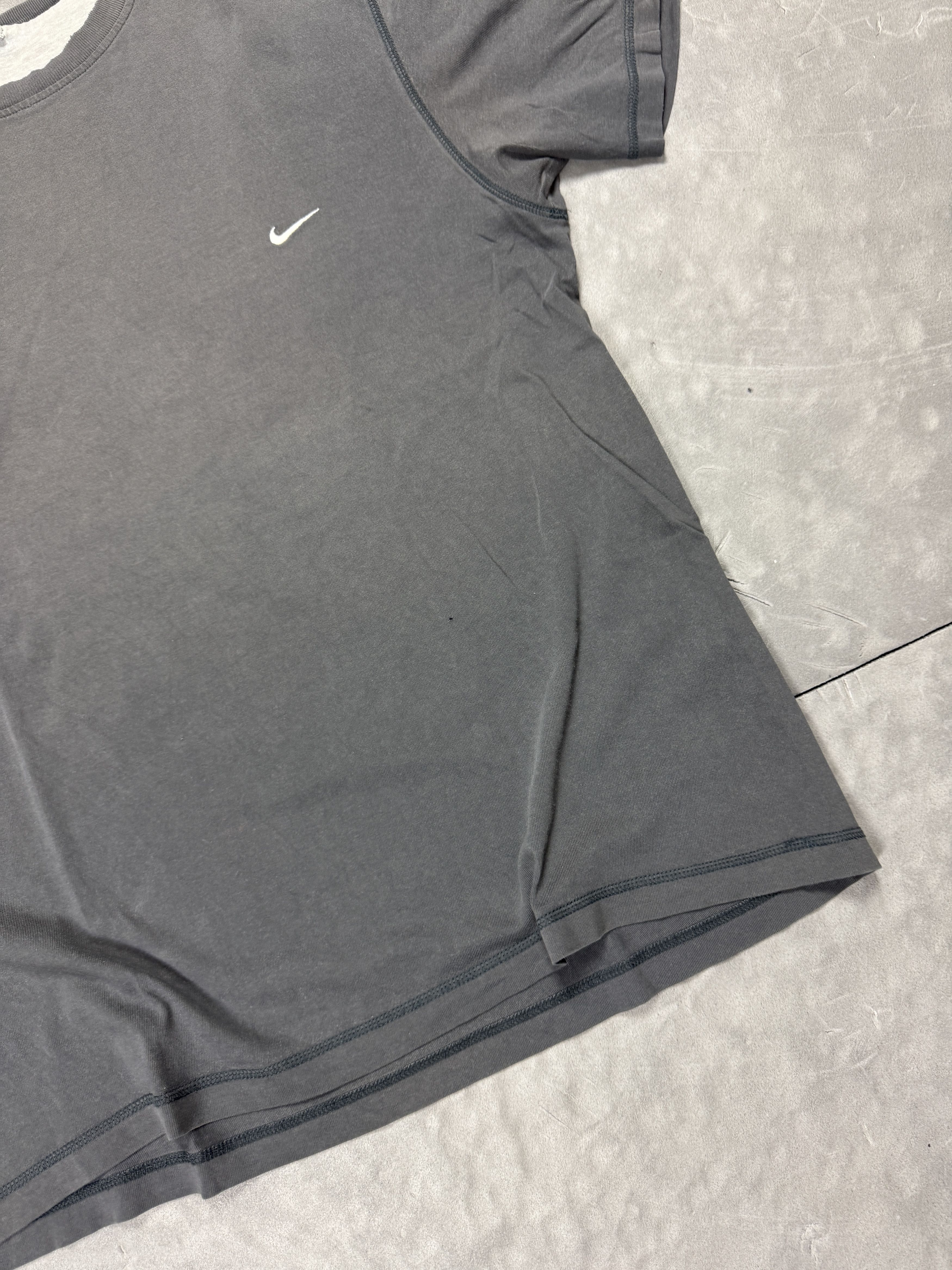 Nike × Vintage Vintage Nike washed T-shirt streetwear faded y2k 90s Size US M / EU 48-50 / 2 - 3 Thumbnail