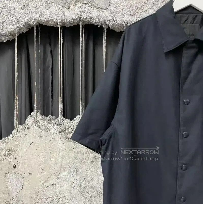 Prada Prada Black Wool Short Sleeve Shirt. Size US M / EU 48-50 / 2 - 3 Thumbnail