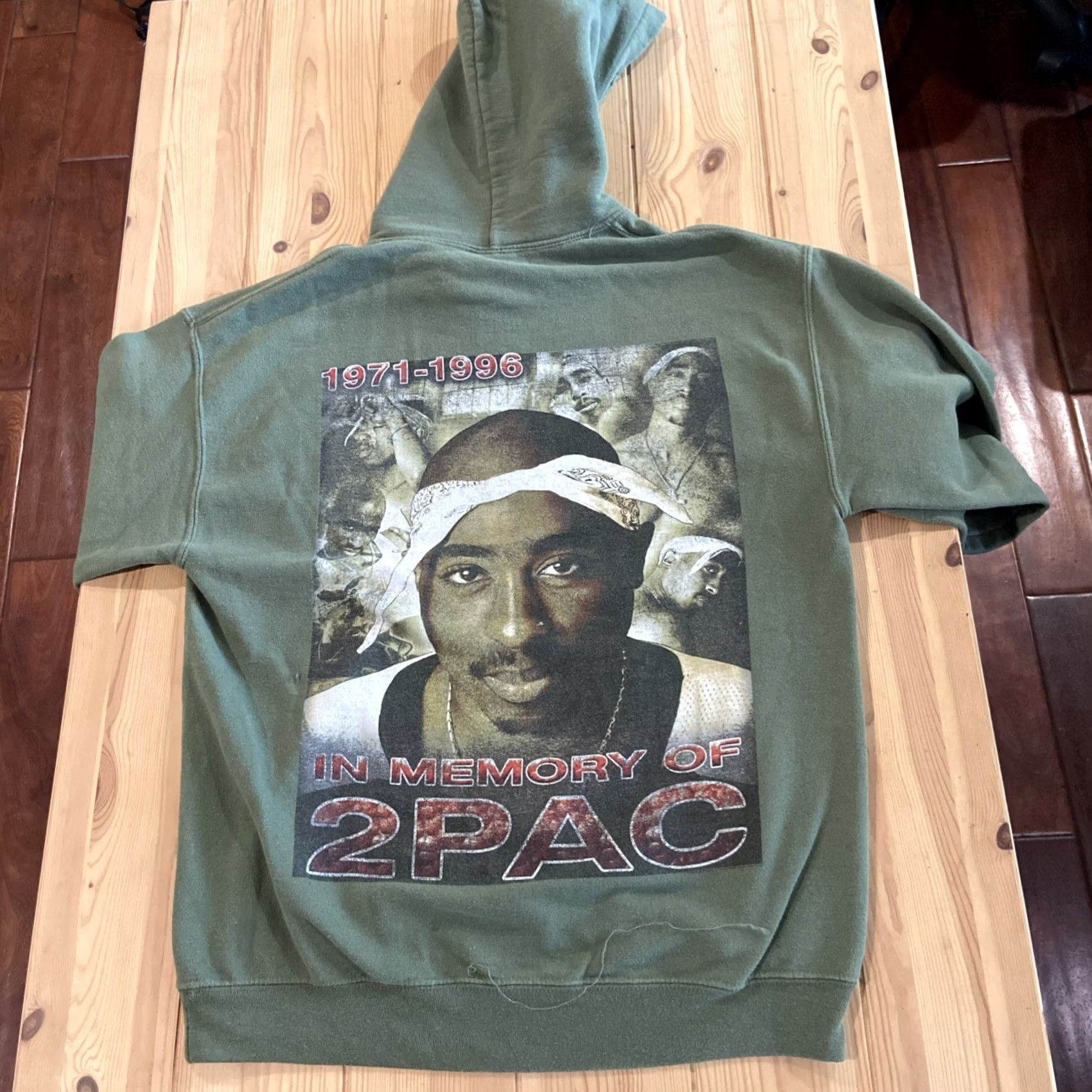 Vintage VINTAGE Tupac In Memory Of 1971-1996 Green Hoodie Men’s M Pullover Hip Hop Tupac Hoodie Mens M Green Pullover Vintage 90s Size US M / EU 48-50 / 2 - 7 Thumbnail