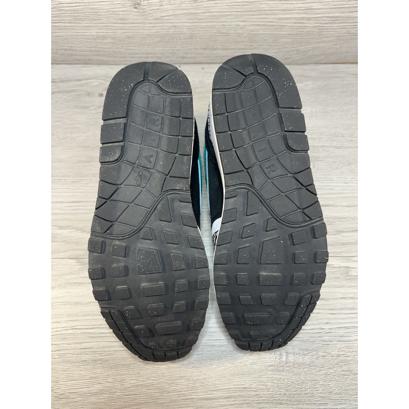 Nike × atmos Atmos x Nike Air Max 1 Retro Elephant 2017 - Size 9.5 Size US 9.5 / EU 42-43 - 6 Thumbnail