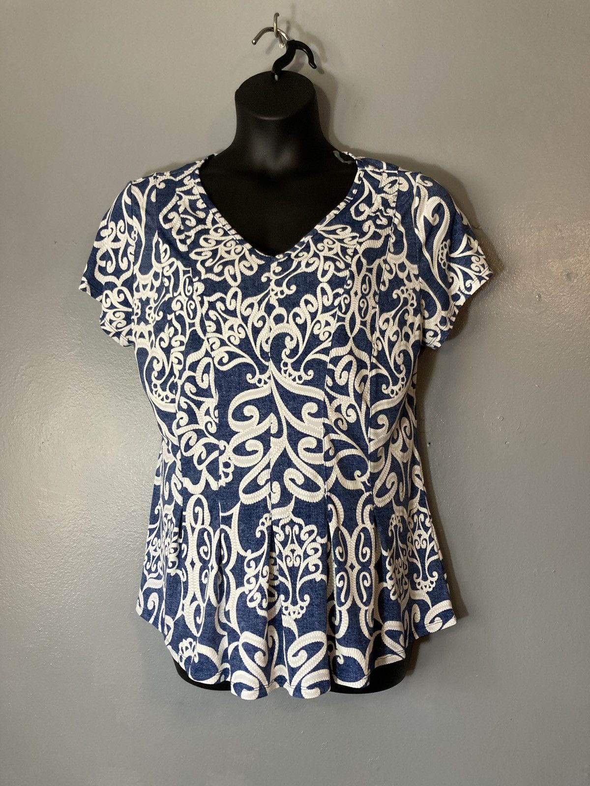 Other Sami & Jo blue /white stitching pleated bottom blouse Size XXL / US 16-18 / IT 52-54 - 1 Thumbnail