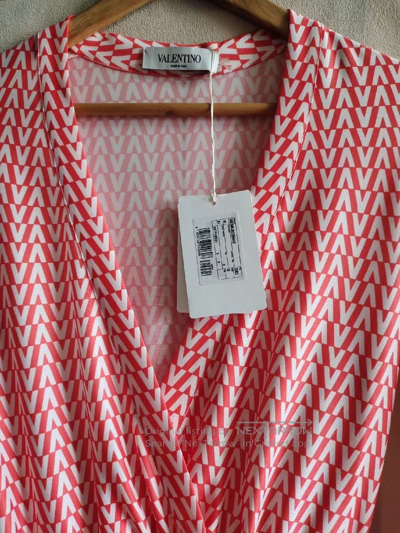 Valentino Valentino The V is full of logo orange and red long-sleeve Size S / US 4 / IT 40 - 2 Thumbnail
