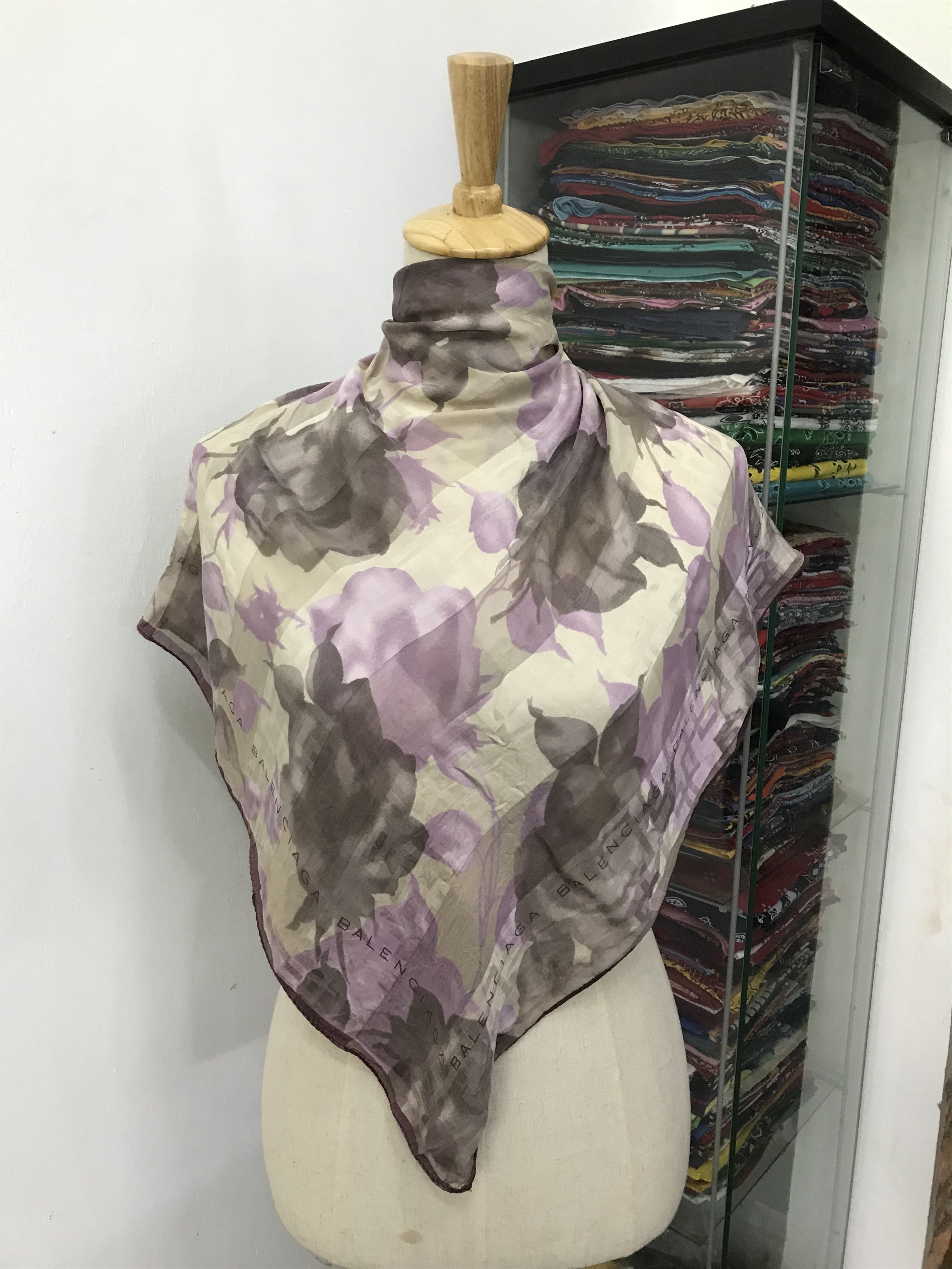 Vintage Vintage Balenciaga Silk Scarf Size ONE SIZE - 1 Thumbnail