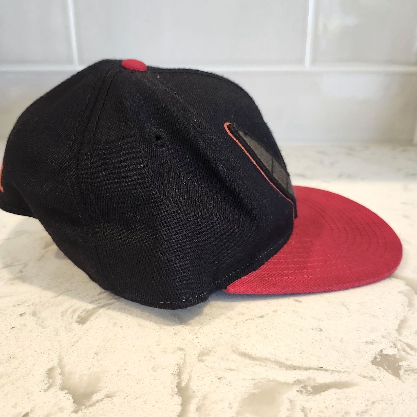 Vintage Marvel Deadpool Snapback Baseball Cap Flat Bill Hat Black Red Adjustable Men Size Hat Size ONE SIZE - 4 Thumbnail