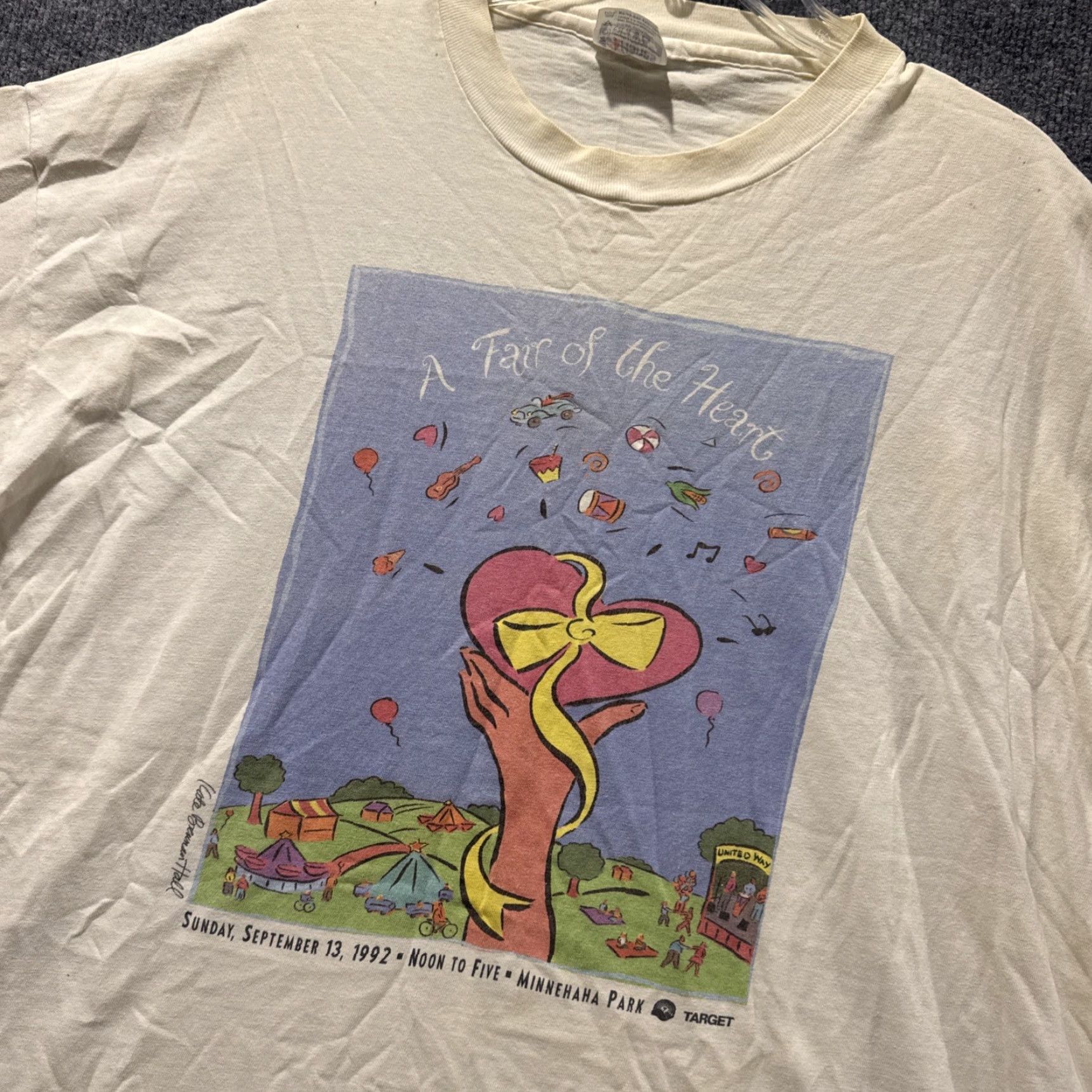 Hanes VINTAGE 90s Hanes T-Shirt Heart Short Sleeve Yellow 2XL Mens Size Regular HTF Size US XXL / EU 58 / 5 - 2 Thumbnail
