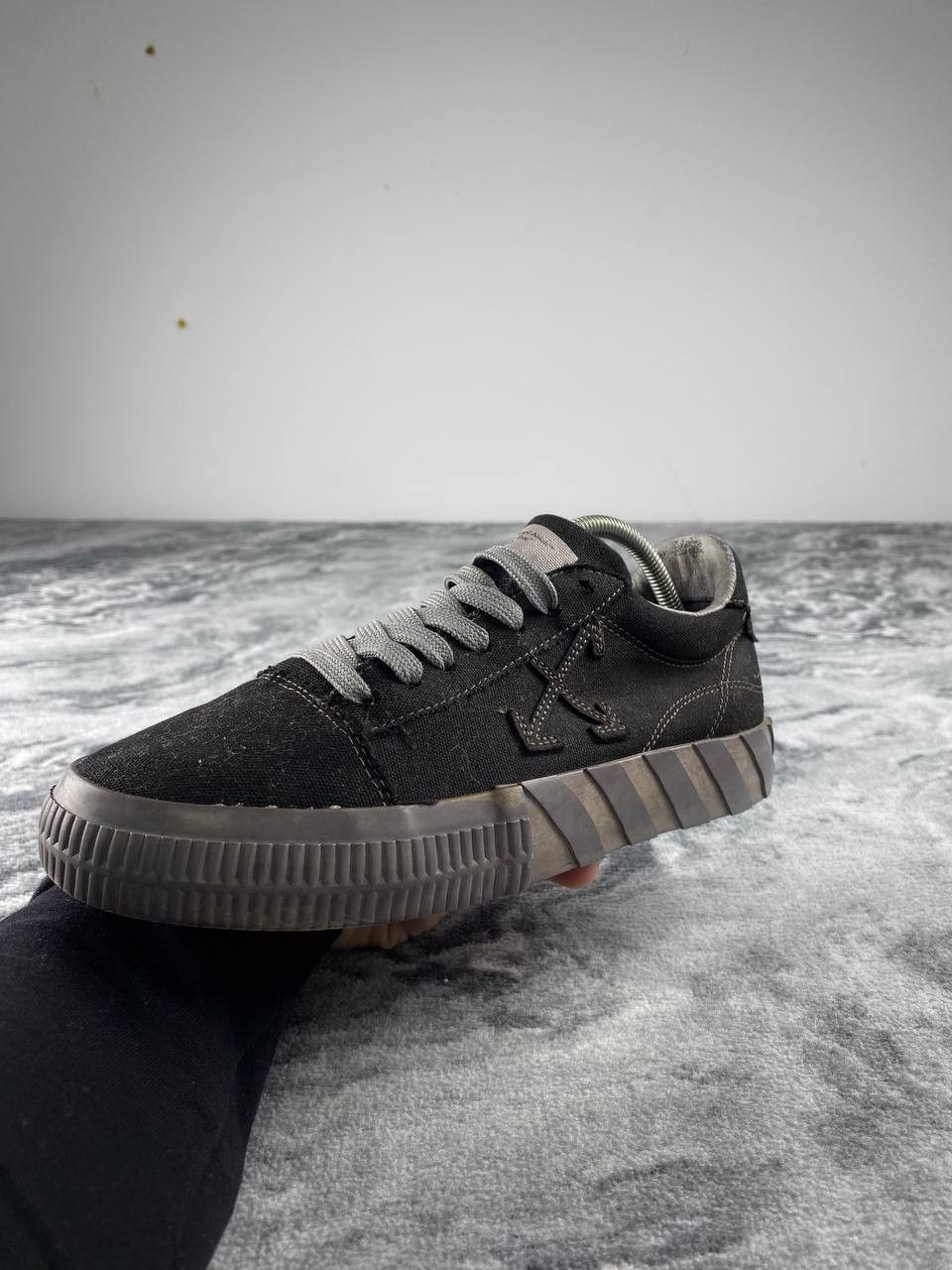 Off-White Off-White Low Vulcanized Sneakers Men Size 40 Black Size US 7 / EU 40 - 11 Thumbnail