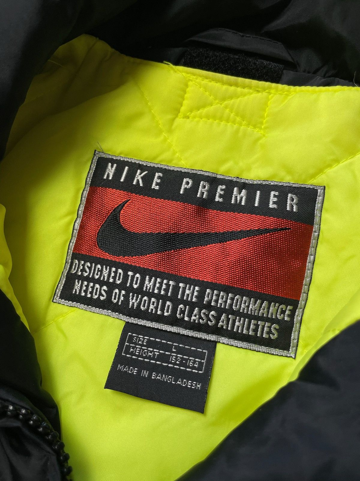 Vintage Vintage Nike Borussia Dortmund soccer jacket logo size Xs/S Size US XS / EU 42 / 0 - 4 Thumbnail
