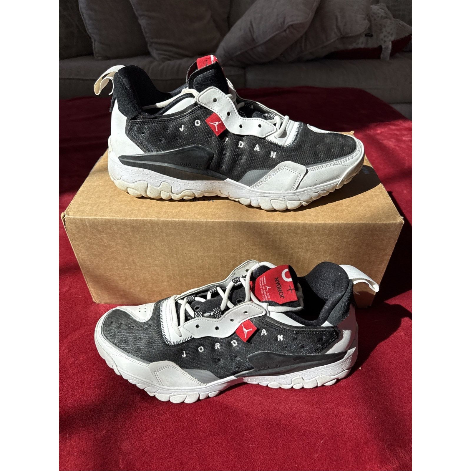 Jordan Brand Jordan Delta 2 Chicago Bulls Black White Red Low Top Size US 13 / EU 46 - 3 Thumbnail