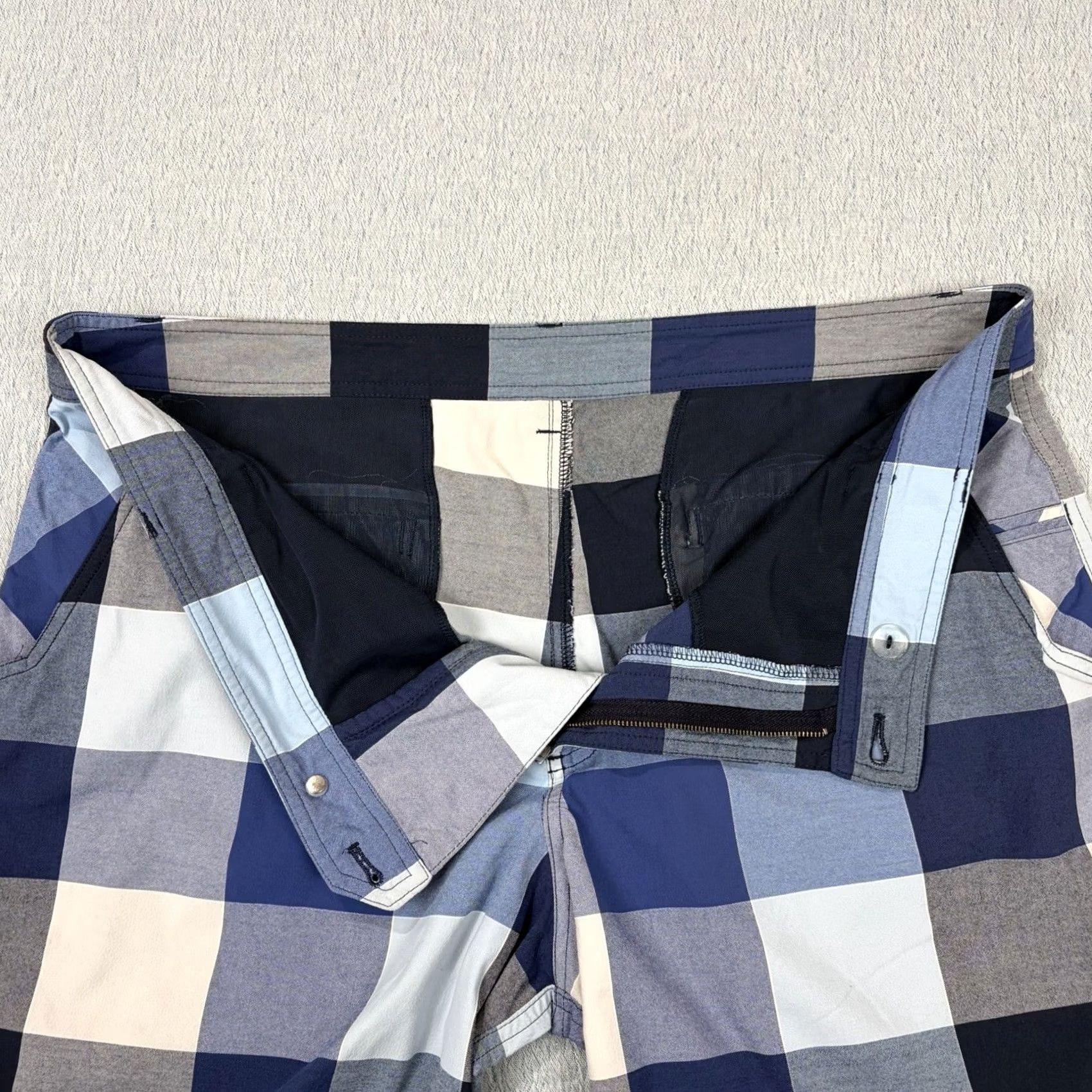 Lululemon Lululemon Mens Shorts 40 Plaid Zip Pocket Lightweight Athletic Performance Chino Multicolor Outdoor Sports 10in Inseam Mens Size US 40 / EU 56 - 6 Thumbnail