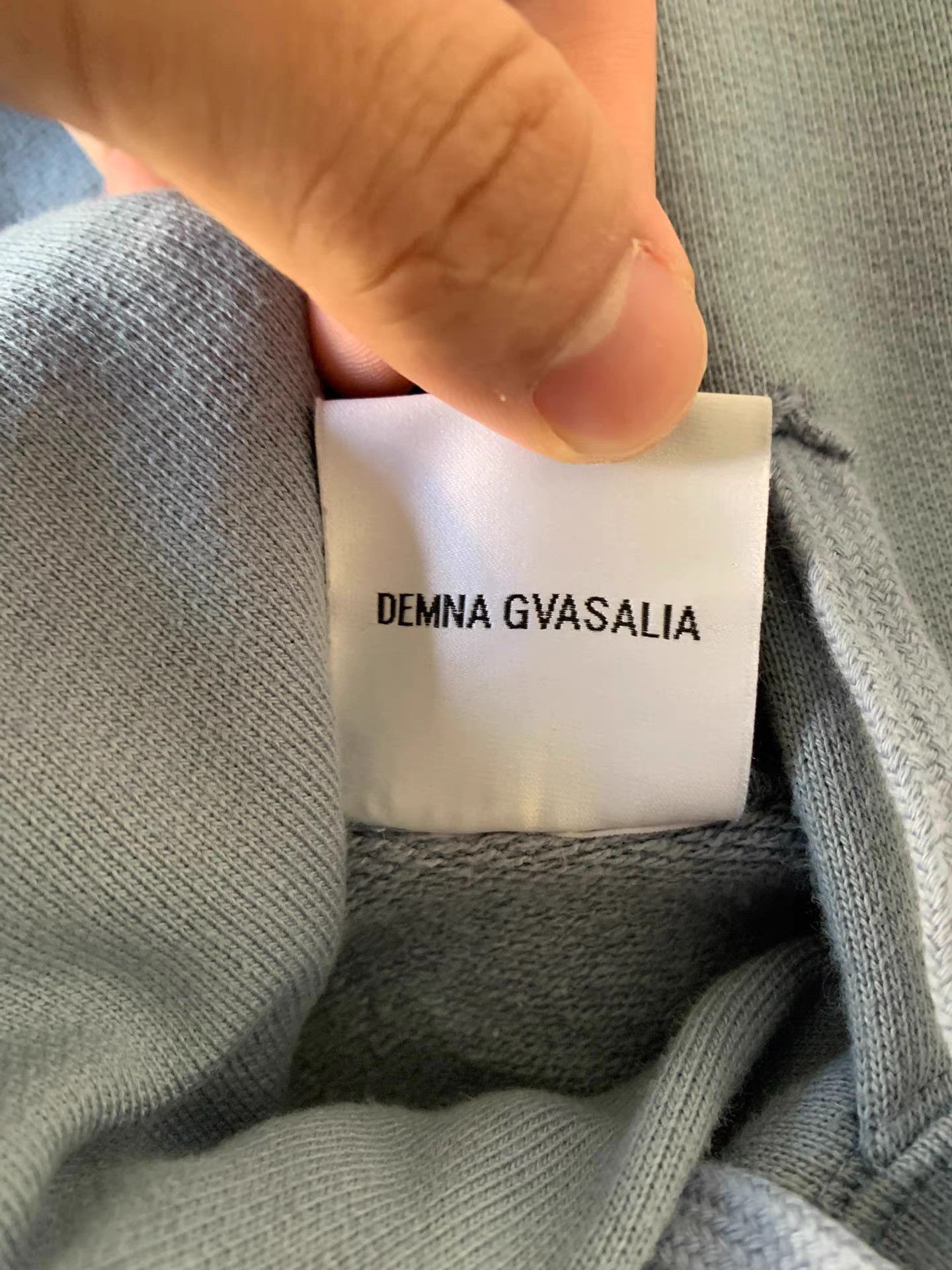 Vetements Vetements Off-Shoulder Sweatshirt Size XS / US 0-2 / IT 36-38 - 5 Thumbnail