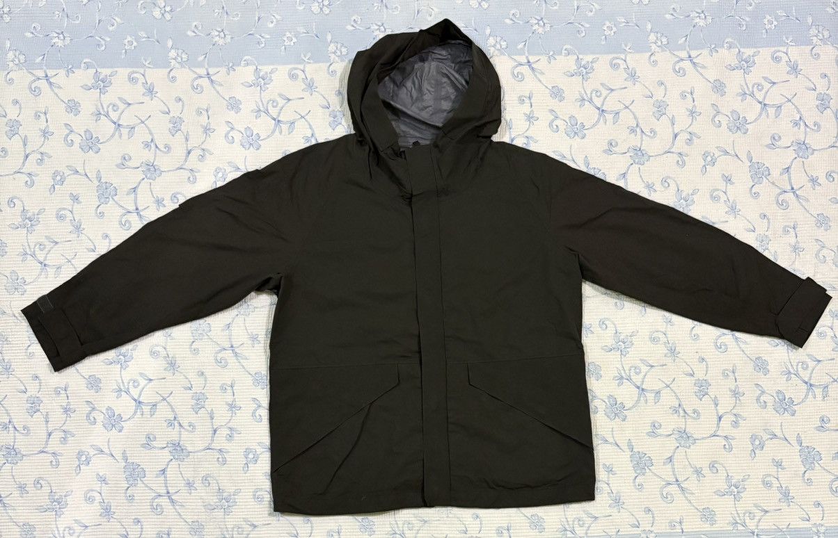 Lemaire Lemaire X Uniqlo Waterproof Olive Color Hoodies Jacket Size US L / EU 52-54 / 3 - 1 Thumbnail