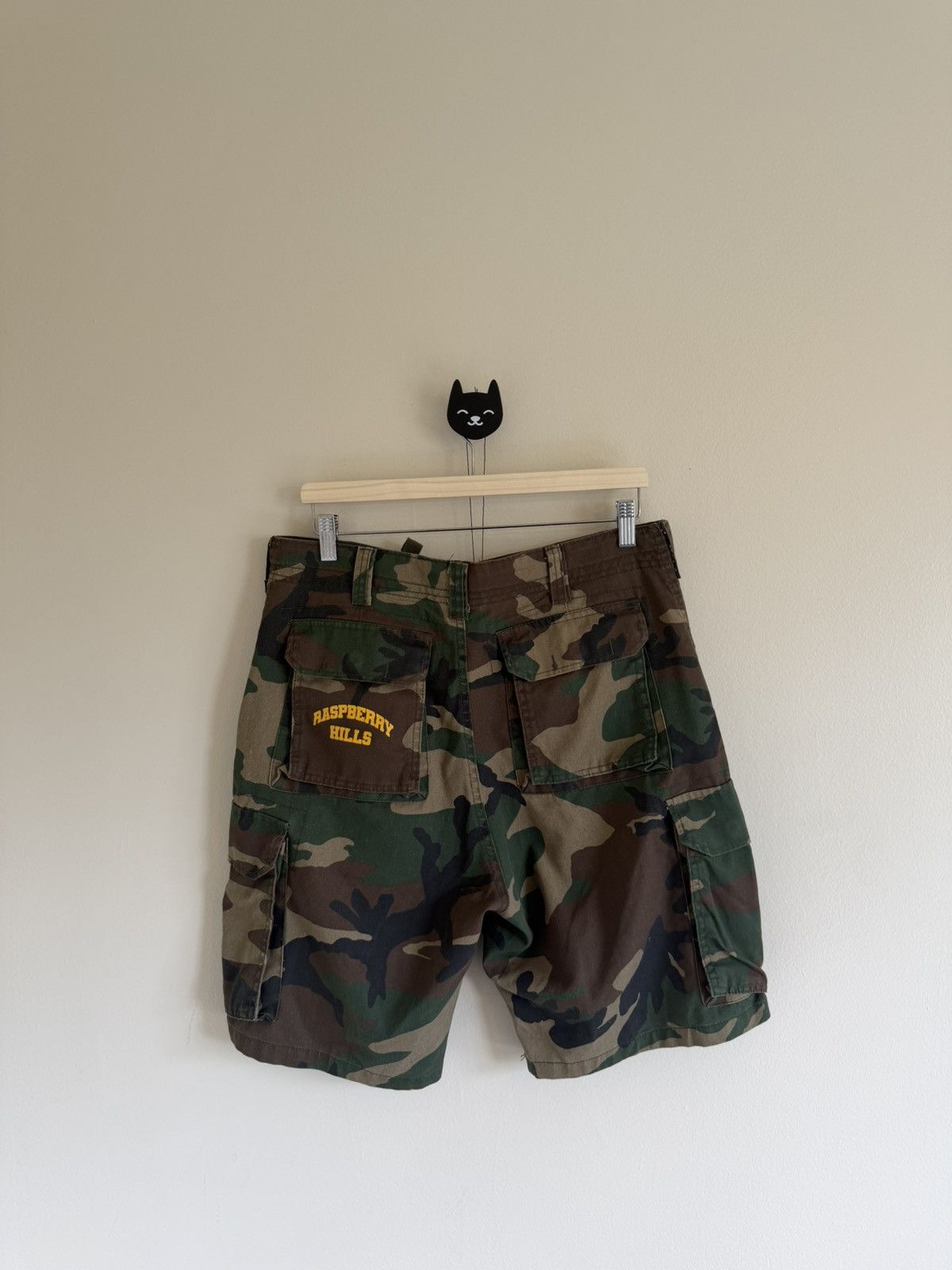 The GV Gallery The GV Gallery Raspberry Hills Camo Cargo Shorts Size Large Size US 34 / EU 50 - 4 Thumbnail