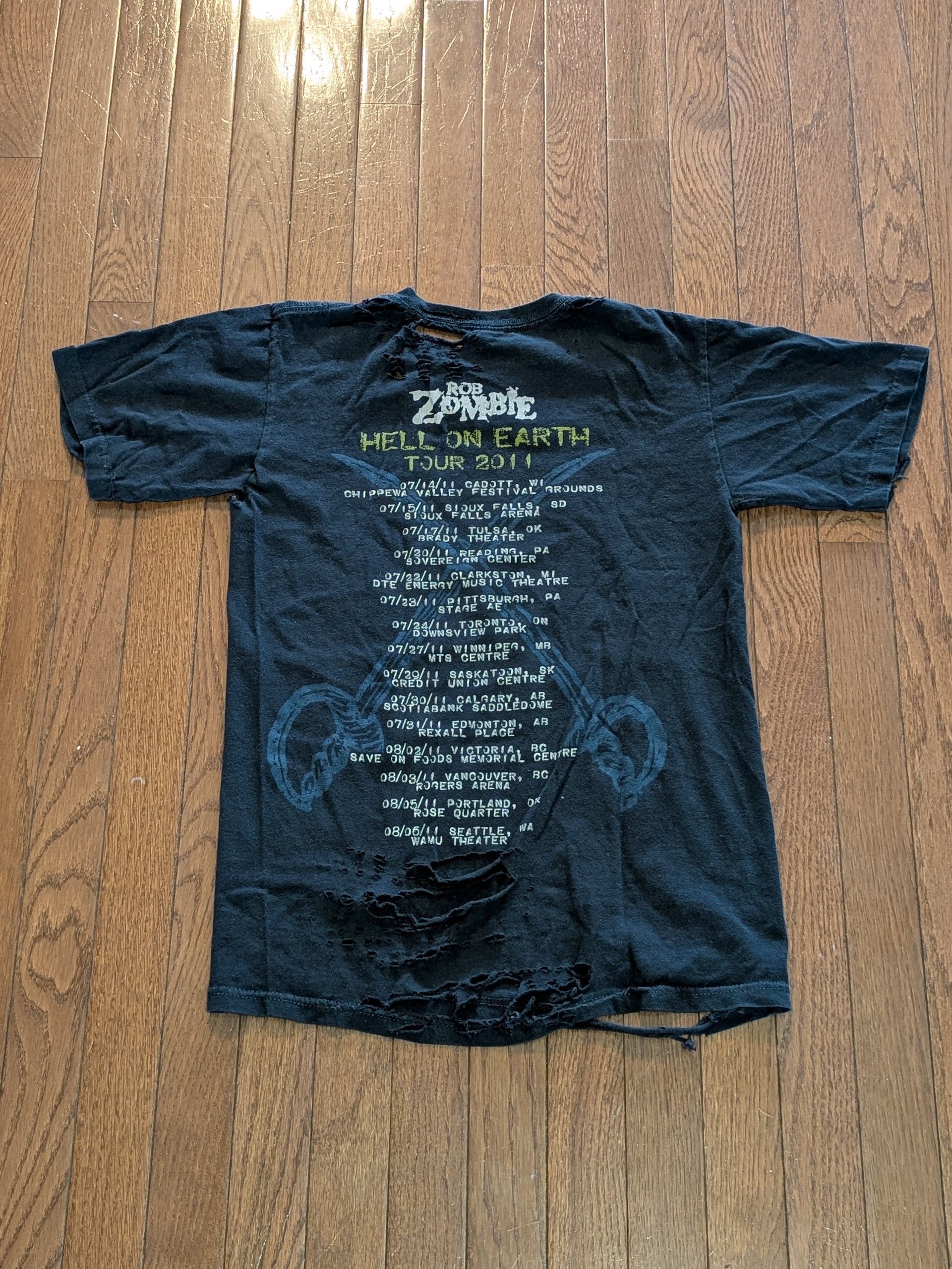 Other 2011 Rob Zombie Thrashed Hell On Earth Tour T-Shirt - Size S Size US S / EU 44-46 / 1 - 5 Thumbnail