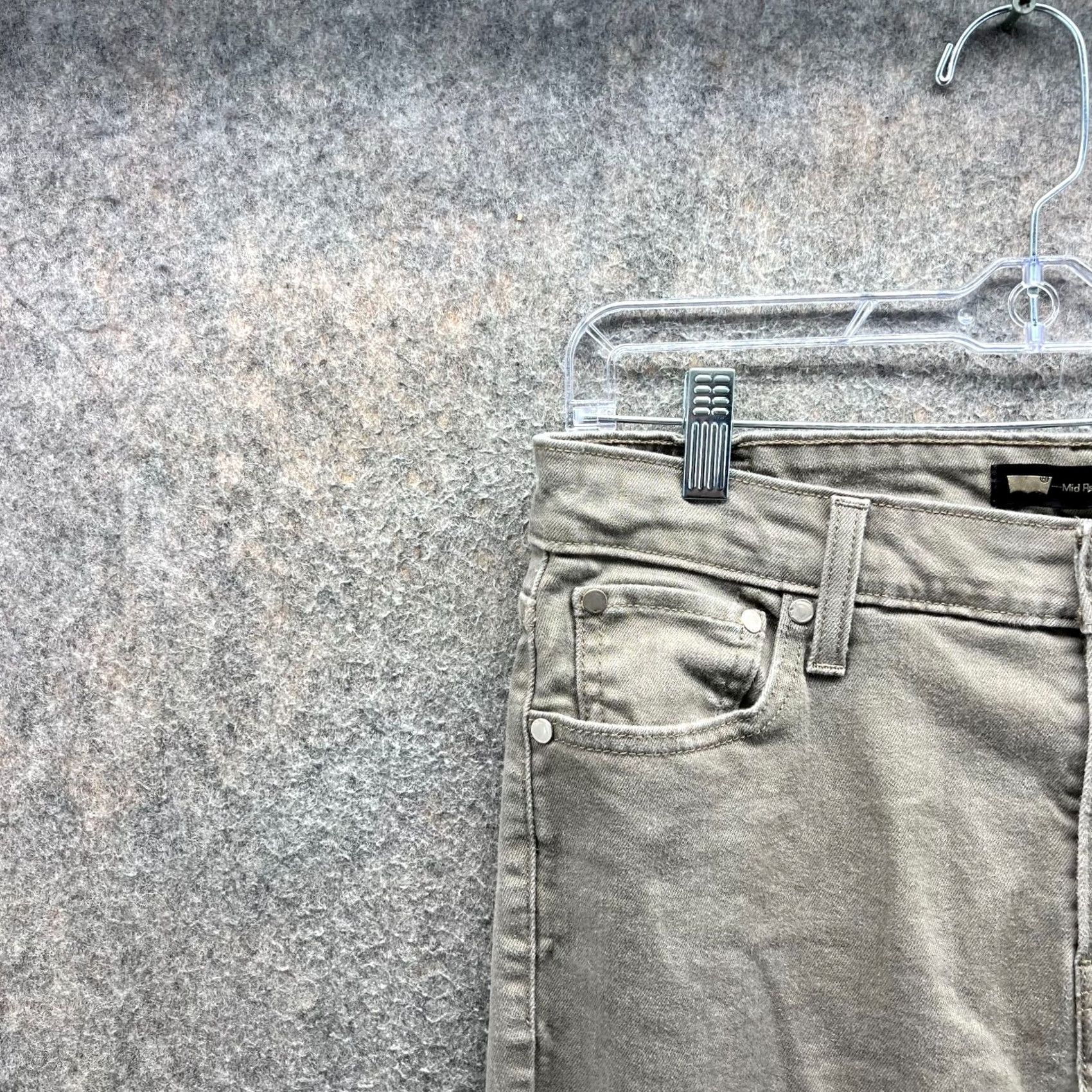 Levi's VINTAGE Levi's Jeans Mens 31x32 Khaki Mid Rise Skinny Fit Cotton Tan Beige Denim 31 Inseam 32 Pockets Button Closure Regular Fit Size US 31 - 6 Thumbnail