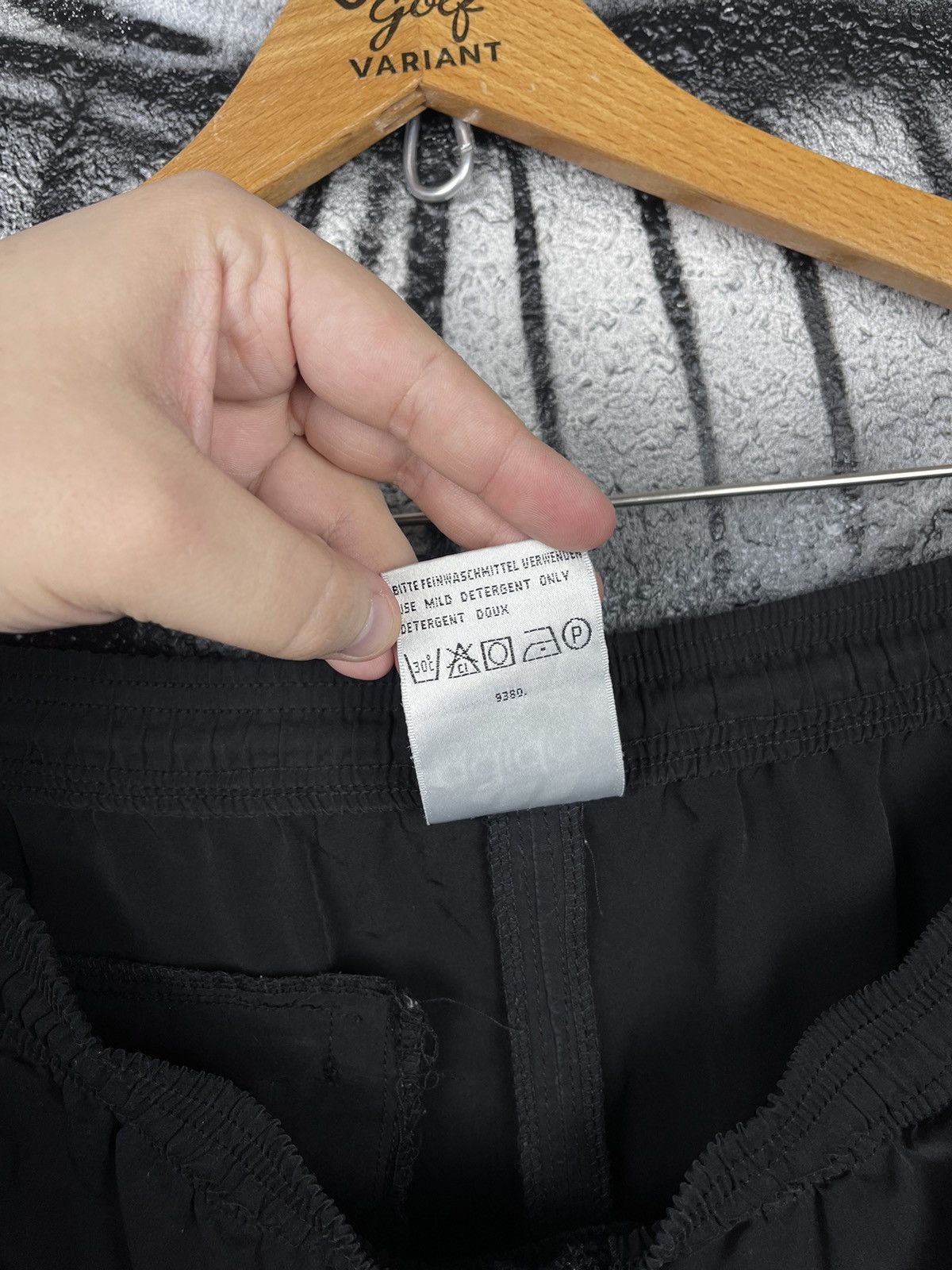 Adidas Adidas Equipment Vintage Black Sport Shorts Men’s Size M Size US 32 / EU 48 - 7 Thumbnail