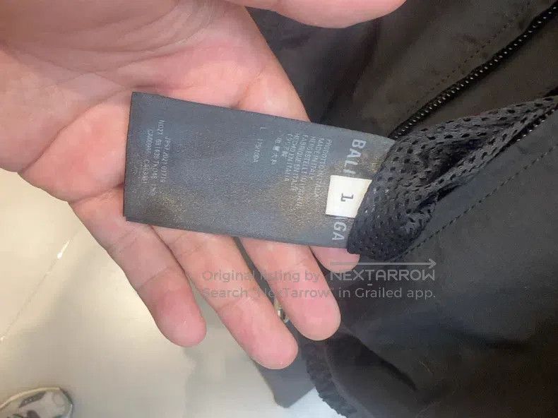 Balenciaga Balenciaga Black and White Colorblocked Zip Sweatshirt Size US S / EU 44-46 / 1 - 6 Thumbnail