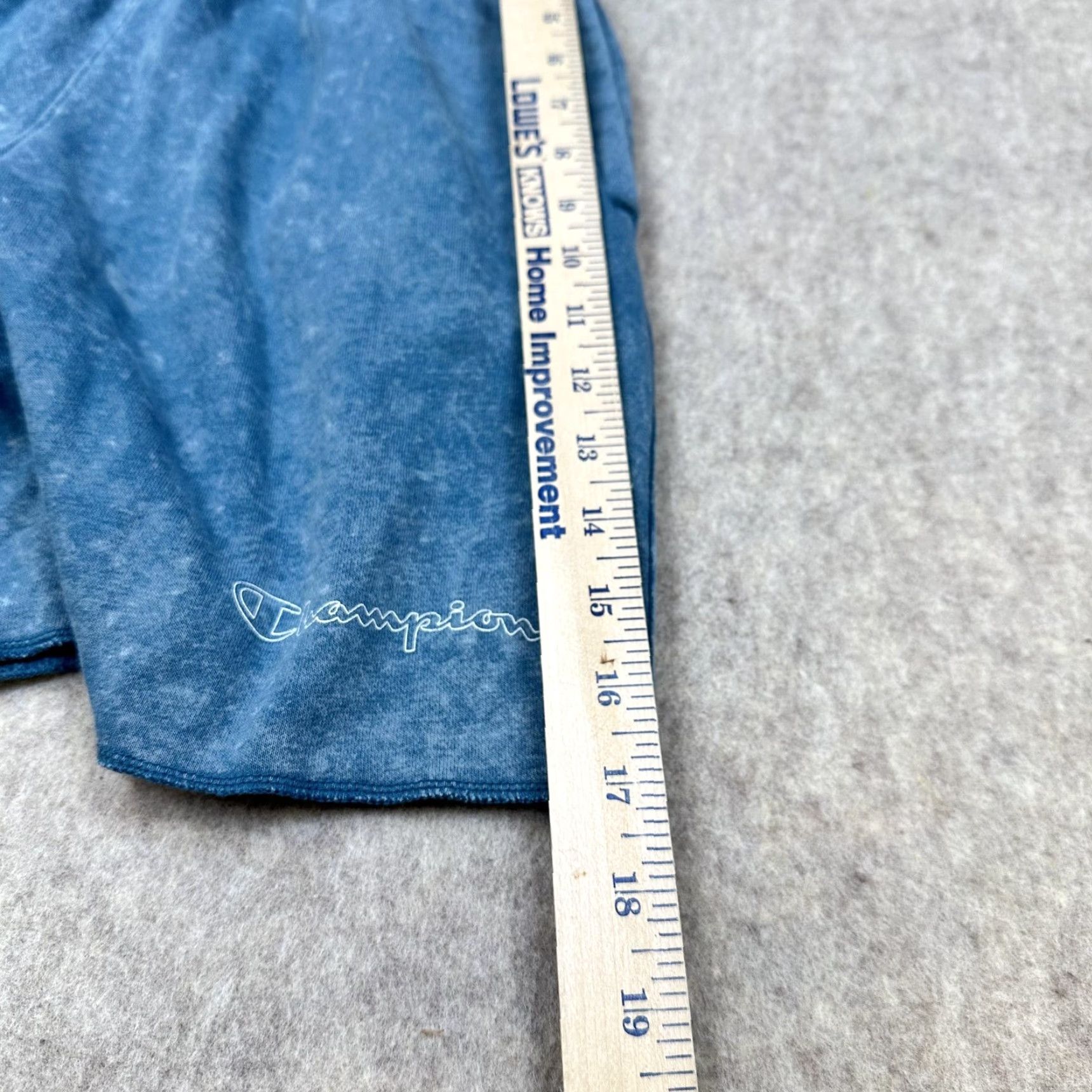 Champion Champion Sweat Shorts Mens Small Blue Acid Wash Elastic Waist Embroidered Hem Shorts Mens Small Blue Acid Wash Elastic Waist Embroidered Hem Size US 29 - 6 Thumbnail