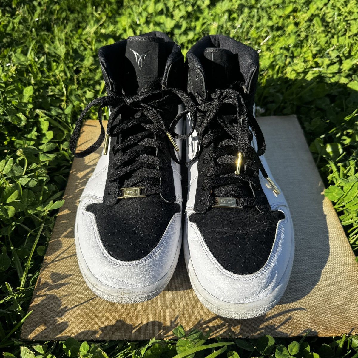 Nike Nike Air Jordan 1 Retro High Equality 2018 Black White SZ 11 Size US 11 / EU 44 - 2 Thumbnail