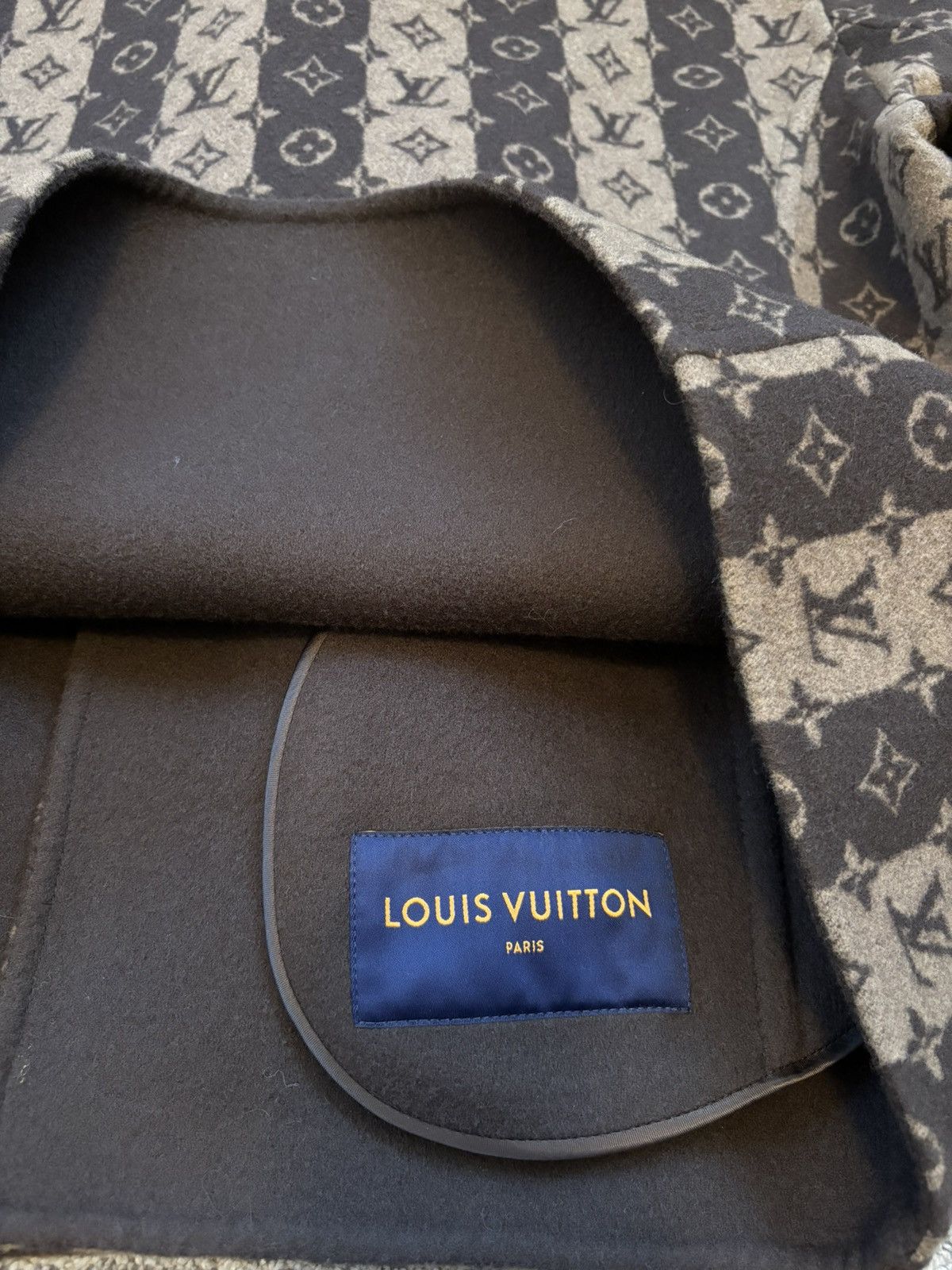 Louis Vuitton Monogram TrunkStripes Cropped Peacoat Size US M / EU 48-50 / 2 - 5 Thumbnail
