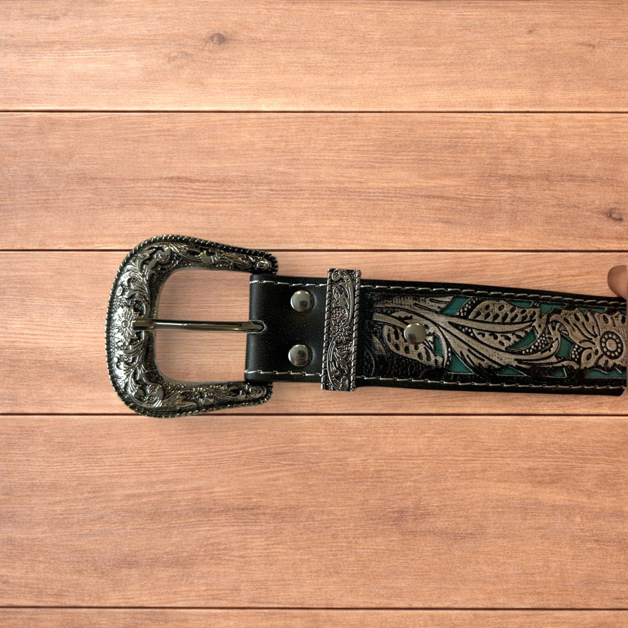 Japanese Brand Vintage style boho floral design belt with silver buckle. Size ONE SIZE - 3 Thumbnail