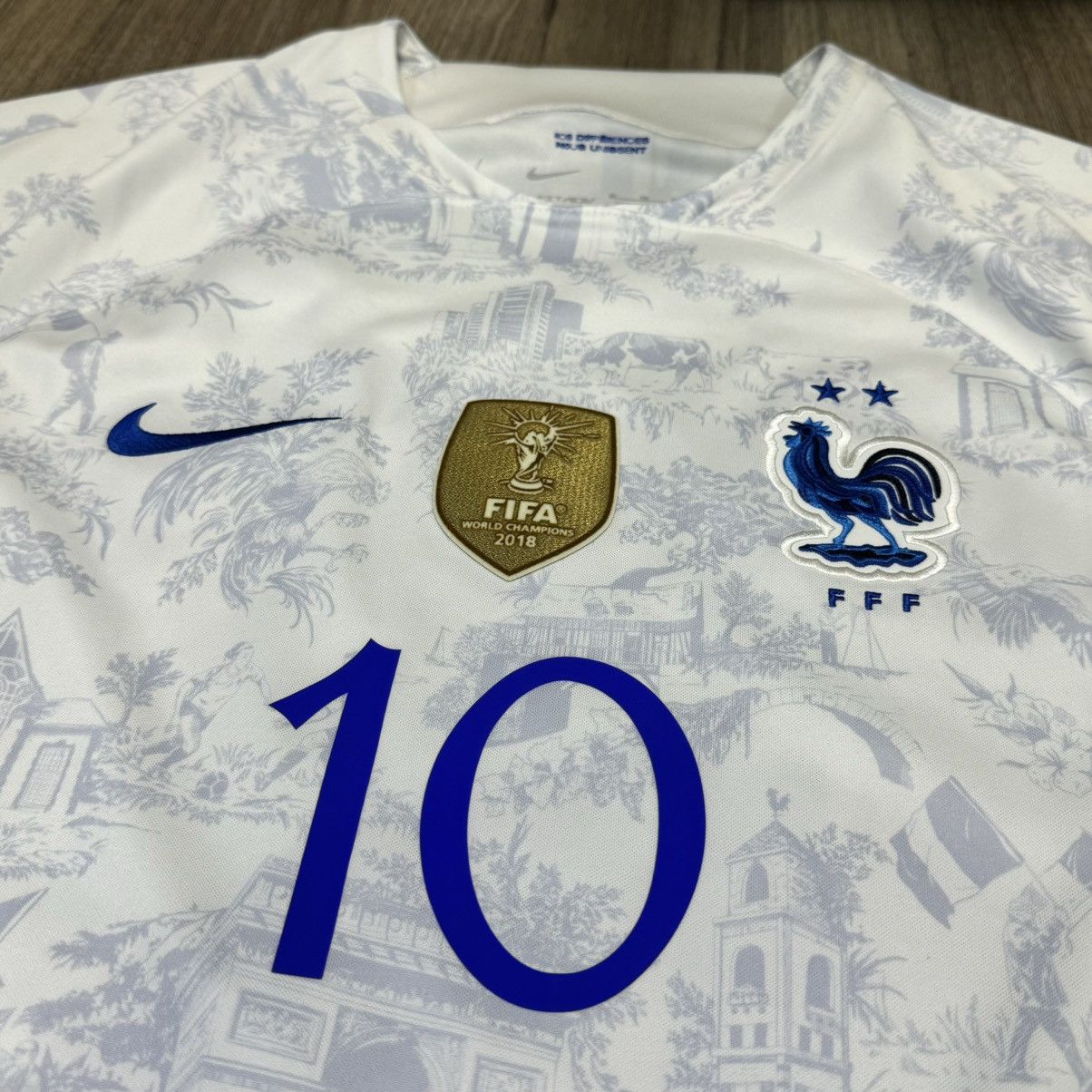 Nike France 22/23 away shirt #10 Mbappe Size US XL / EU 56 / 4 - 4 Thumbnail