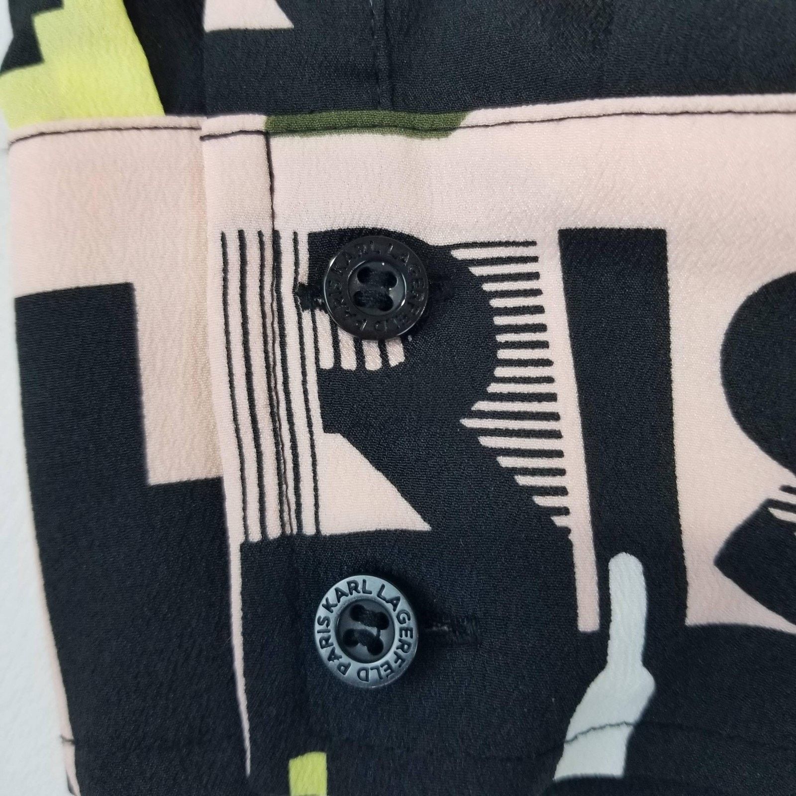 Karl Lagerfeld Karl Lagerfeld Paris Shirt Womens XS Graphic Long Sleeve Size XS / US 0-2 / IT 36-38 - 5 Thumbnail