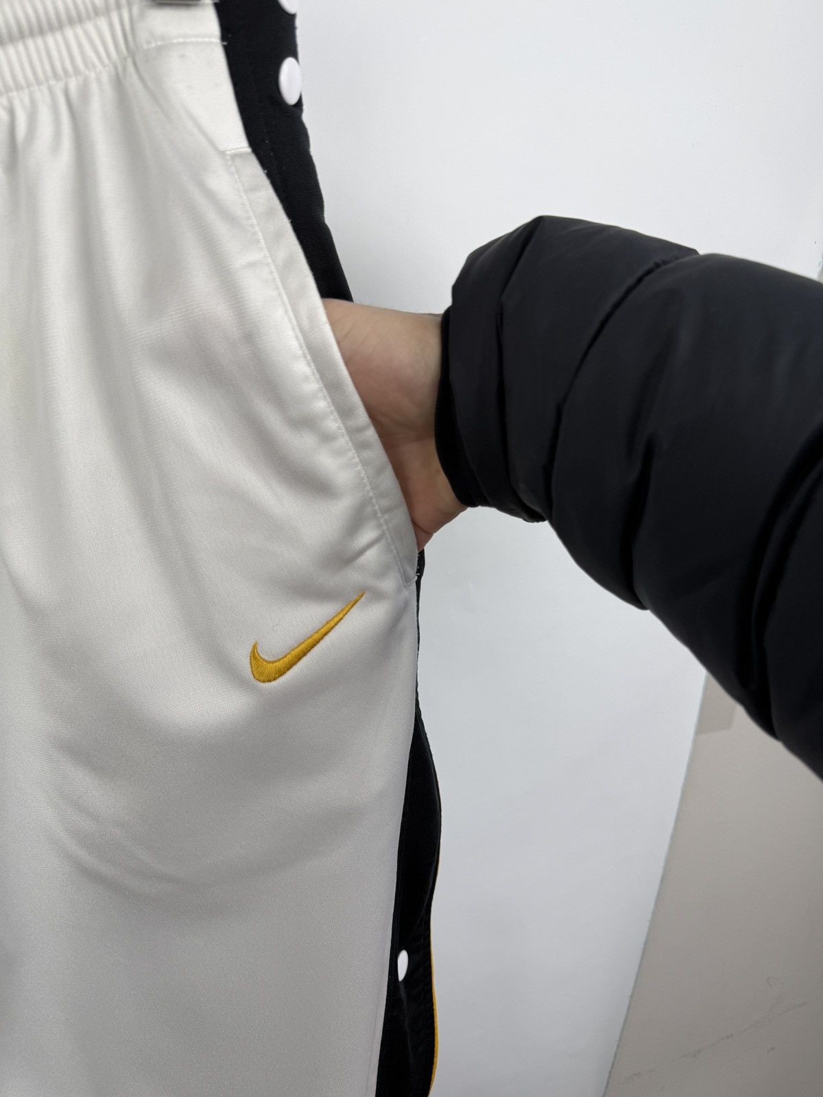 Nike 🇺🇸 Vintage 90s Nike Gold Logo Tracksuit Jacket Pants Rare Y2K Size US L / EU 52-54 / 3 - 11 Thumbnail