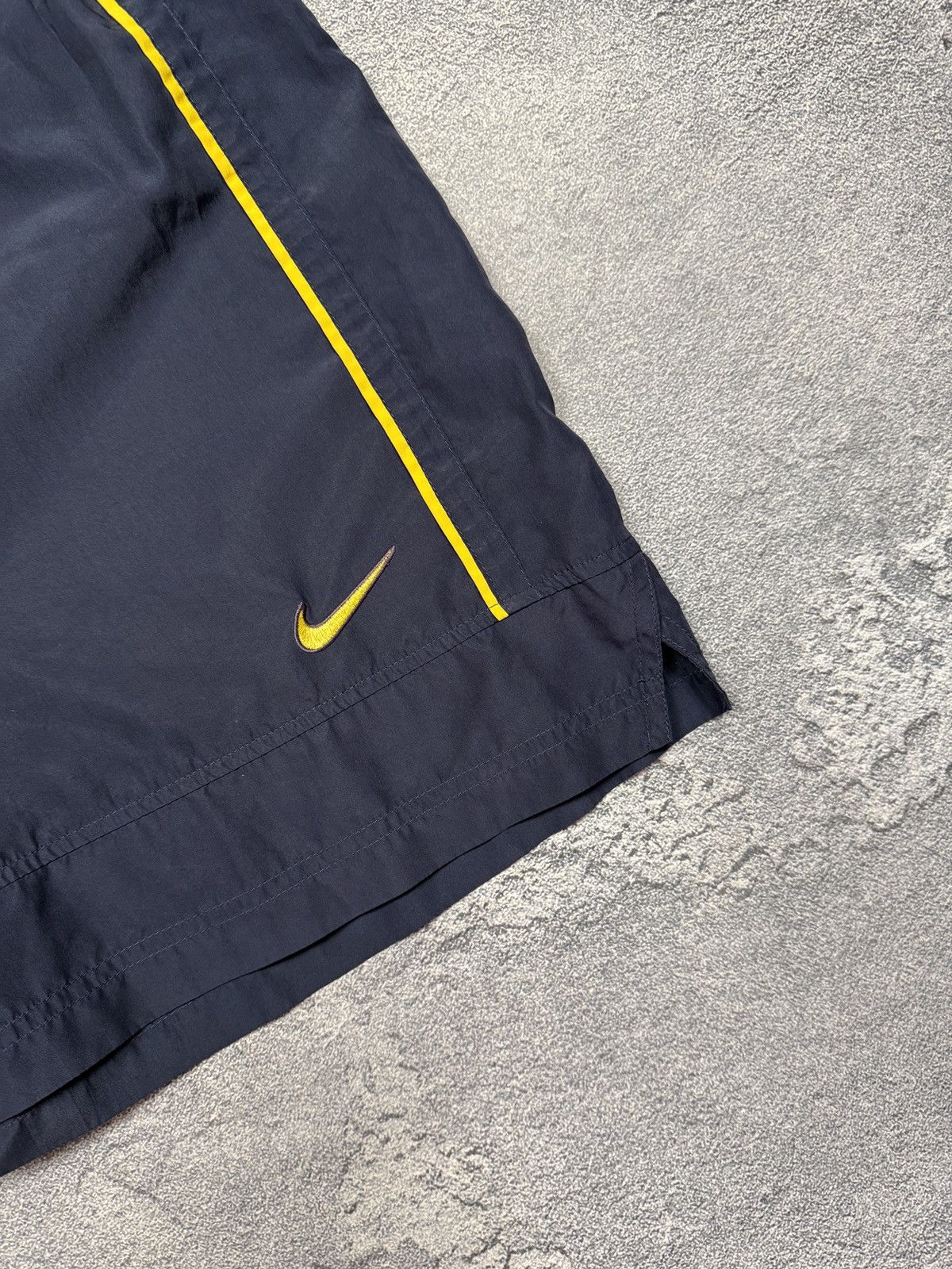 Nike × Vintage Rare Vintage Shorts Nike Arsenal 90s Size US 36 / EU 52 - 4 Thumbnail