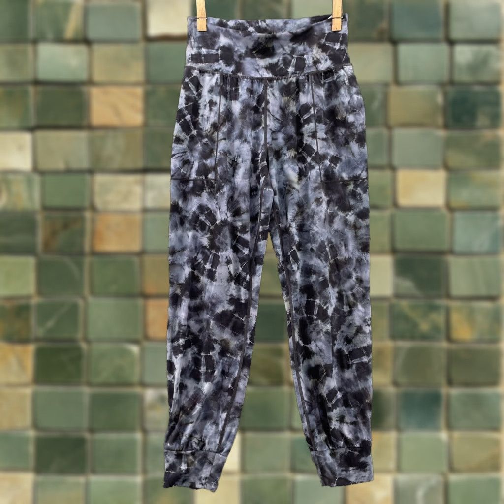 Athleta Athleta Salutation Printed Jogger Women Small Tie Dye Boho Athleisure Travel Gym Size 28" / US 6 / IT 42 - 1 Thumbnail