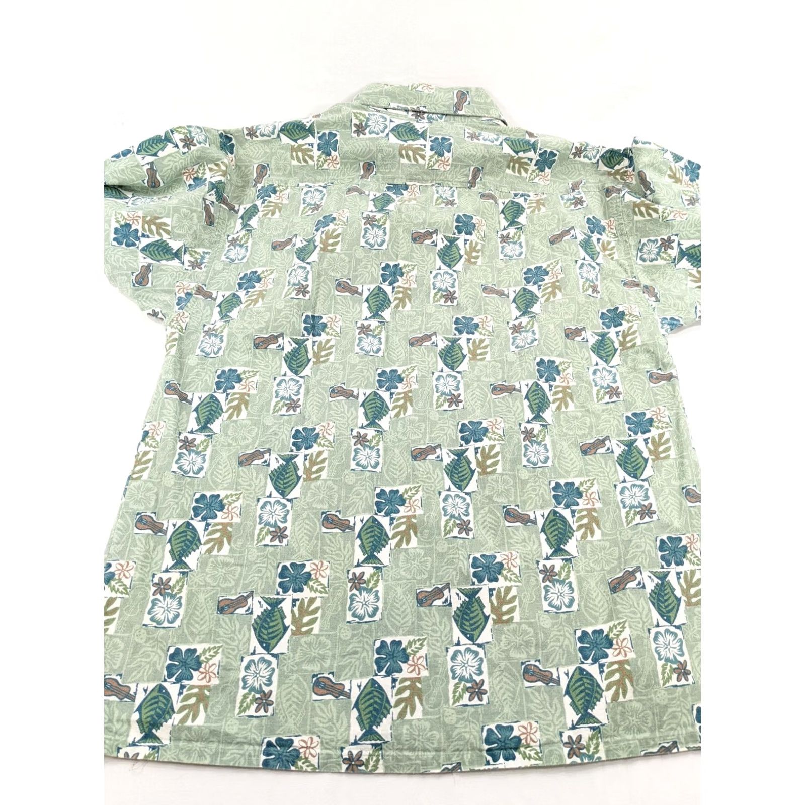 Vintage VINTAGE Maxx FM Hawaiian Shirt Men's Size Large Short Sleeve Button Up Tropical Gray Floral Pattern Casual Button-Up Shirts Mens Size US L / EU 52-54 / 3 - 8 Thumbnail