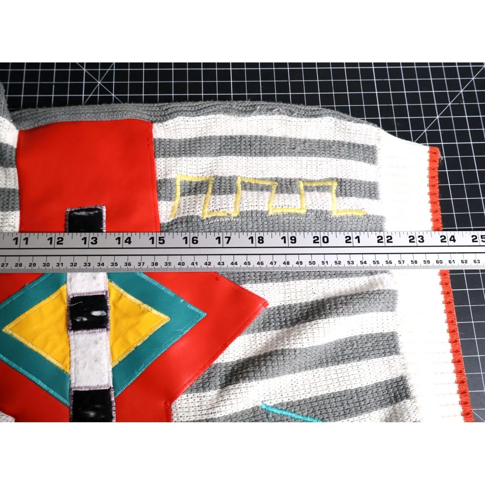 Vintage VINTAGE 80s Abstract Pattern Sweater Women's Small Gray Striped Faux Leather Knit VTG Size S / US 4 / IT 40 - 6 Thumbnail