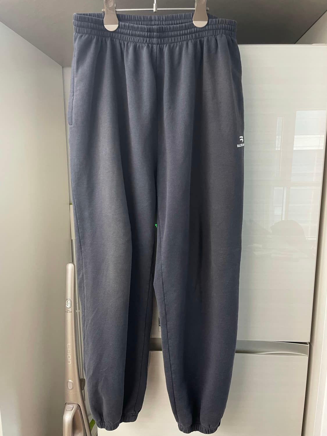 Balenciaga Balenciaga Sporty B sweatpants Size US 32 / EU 48 - 1 Thumbnail