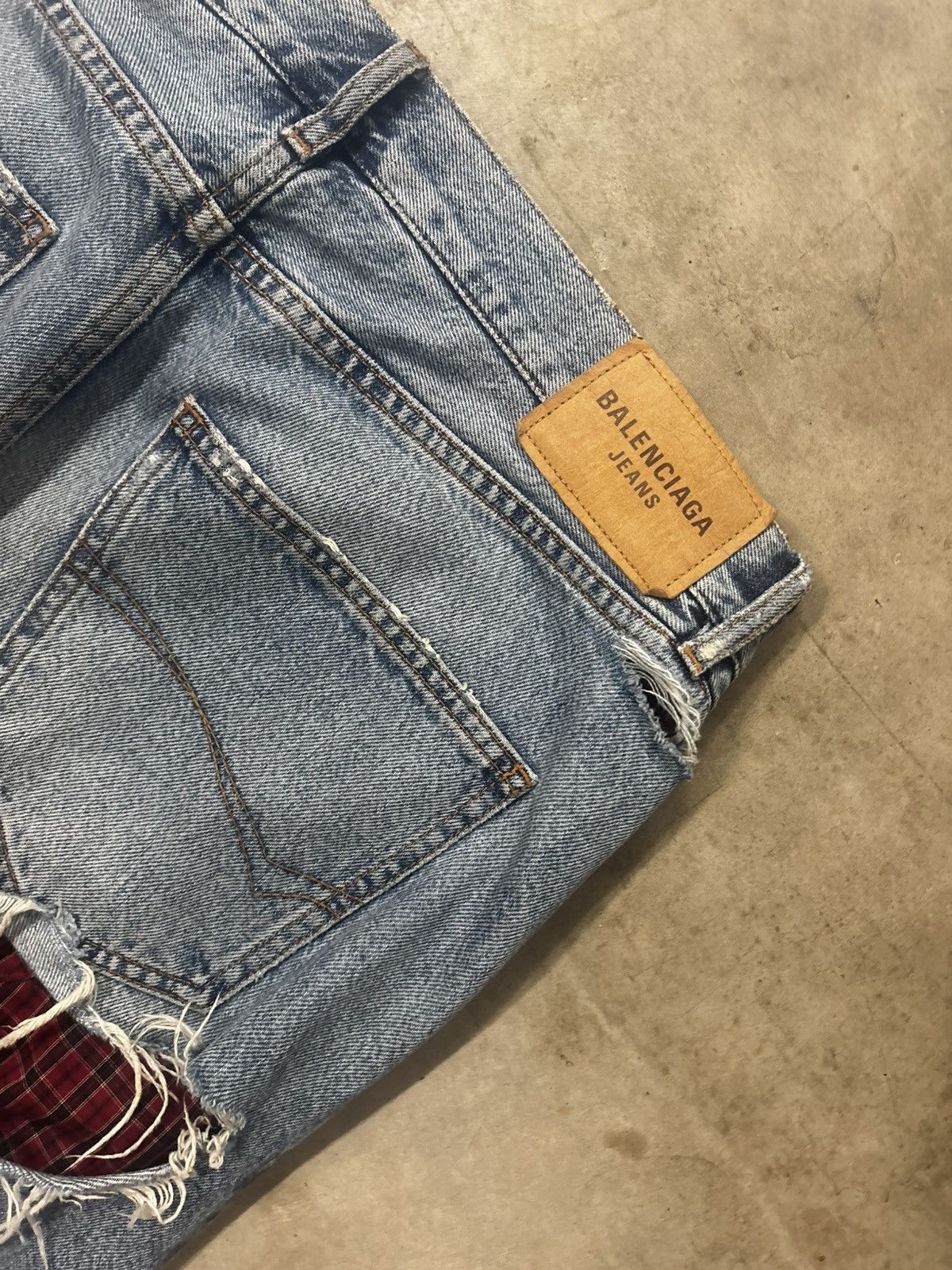 Balenciaga ss21 balenciaga distressed boxer denim Size US 29 - 7 Thumbnail