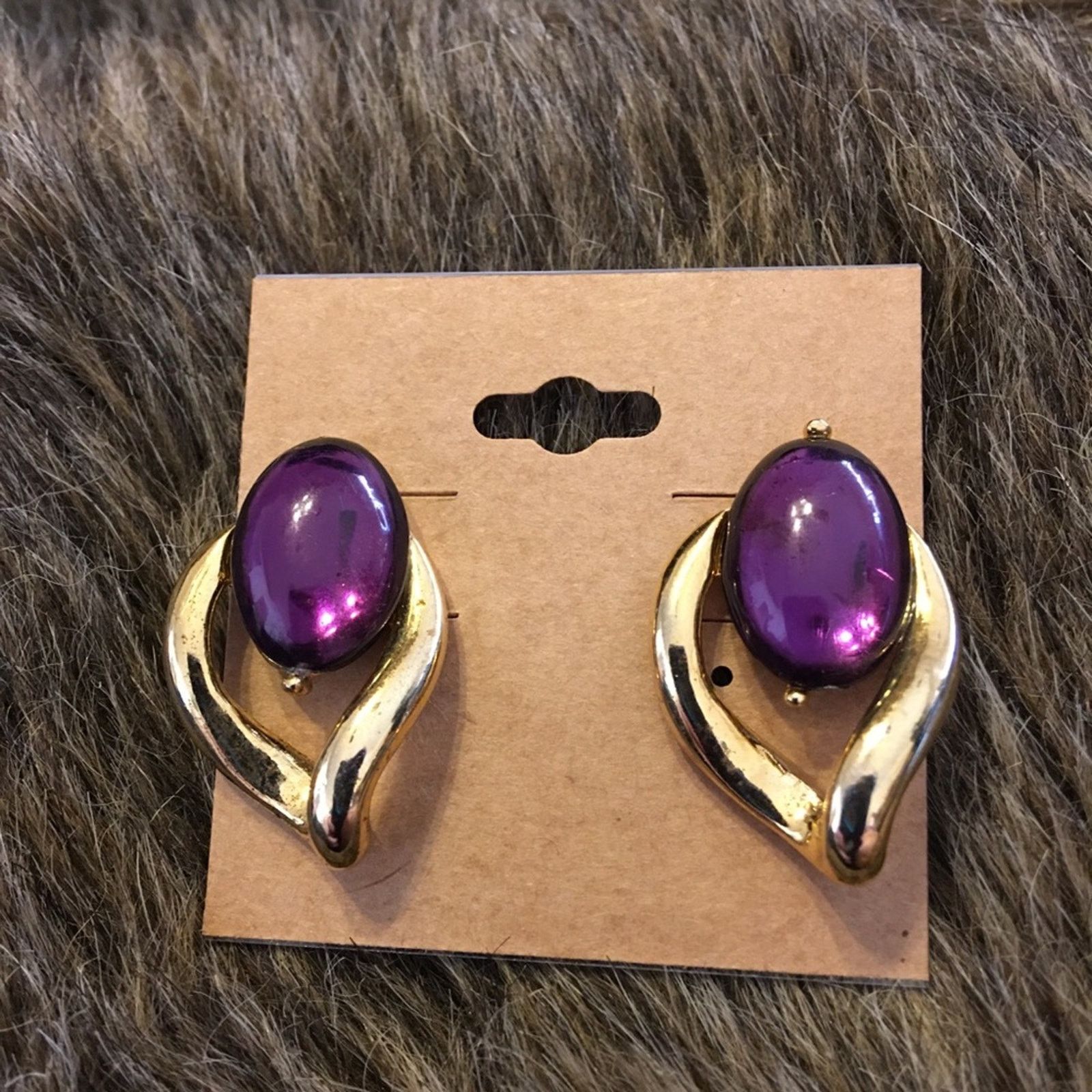 Vintage Vintage purple glass cabochon gold tone earrings Size ONE SIZE - 4 Thumbnail