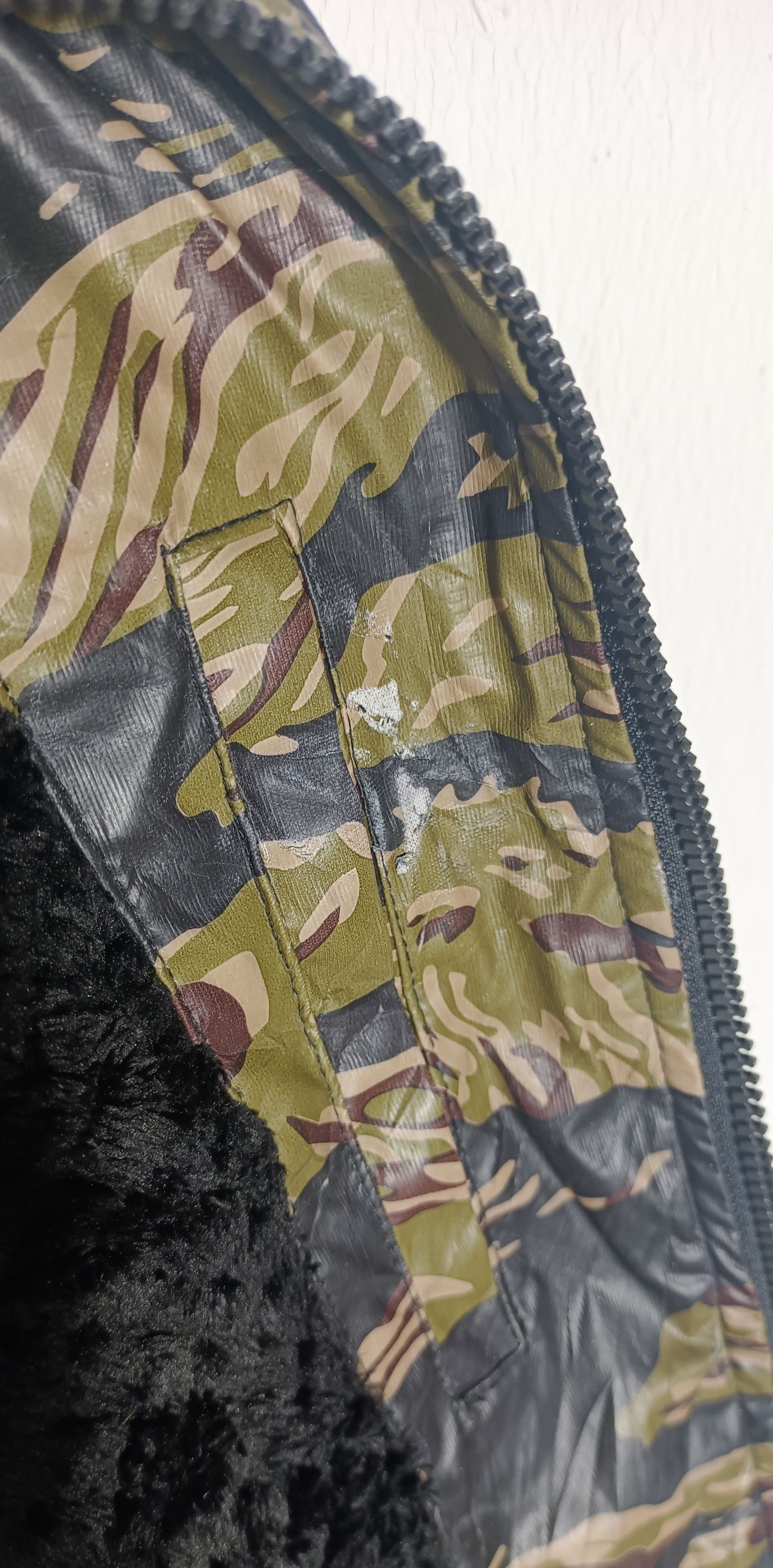Japanese Brand × Outdoor Research × Vexed Generation 2000s Field Core 2 way Puffer Camo Size US XXL / EU 58 / 5 - 19 Thumbnail
